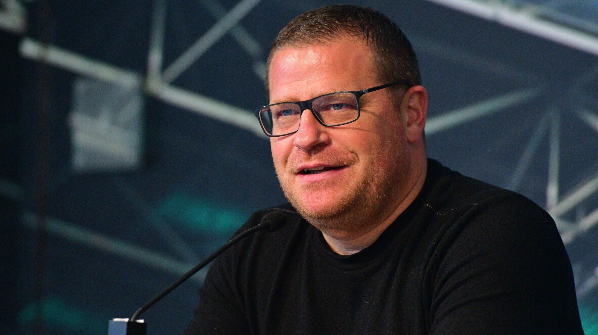 Max Eberl, Manager der Gladbacher Borussia, spricht bei einer Pressekonferenz.