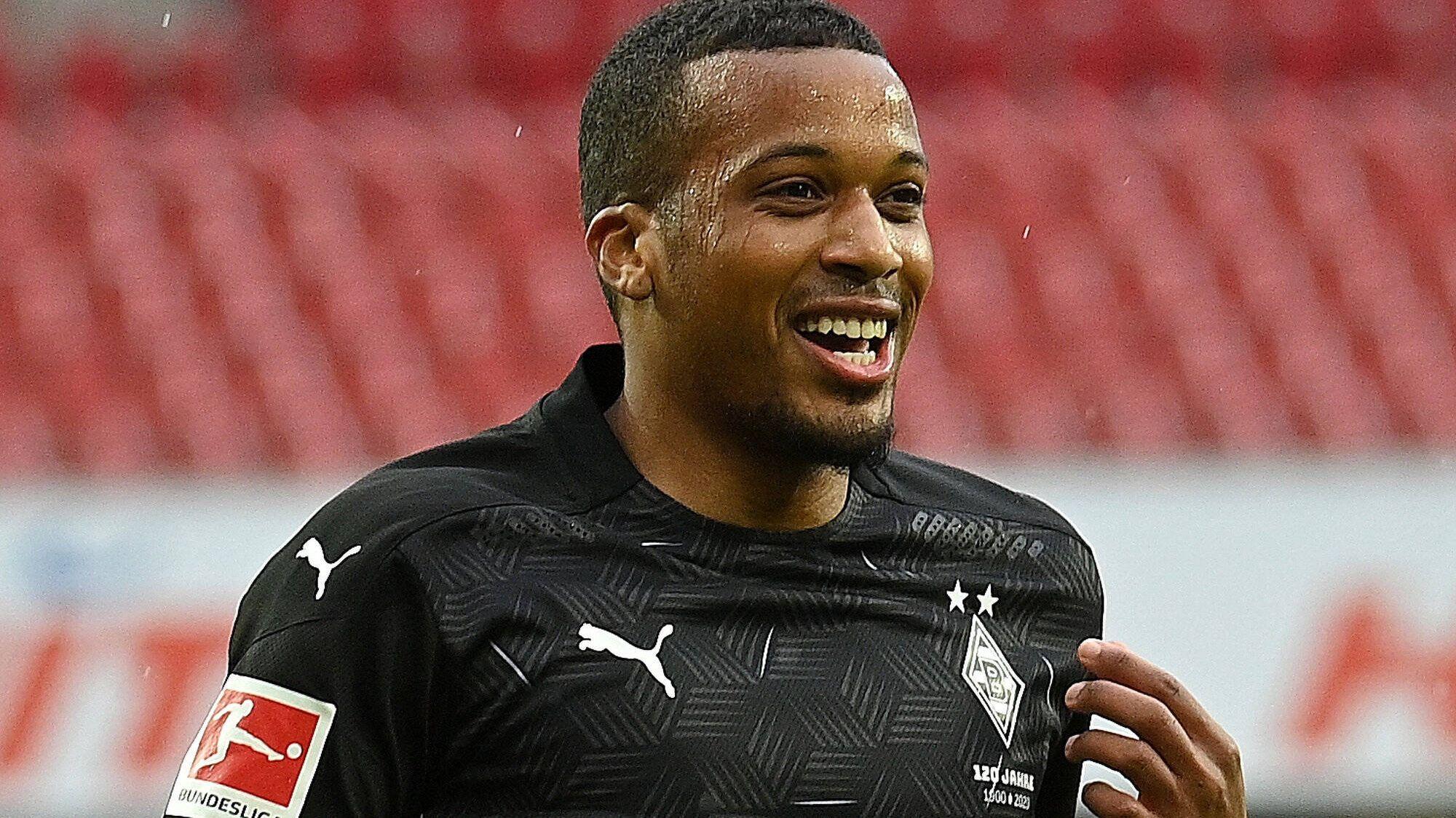 Alassane Plea beim Torjubel.