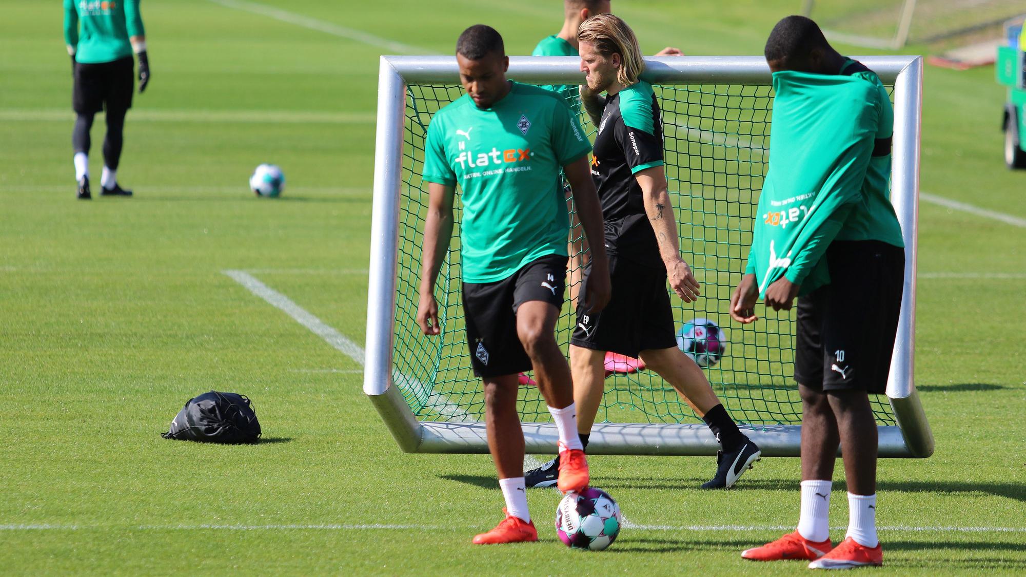 Alassane Plea beim Training der Fohlenelf.