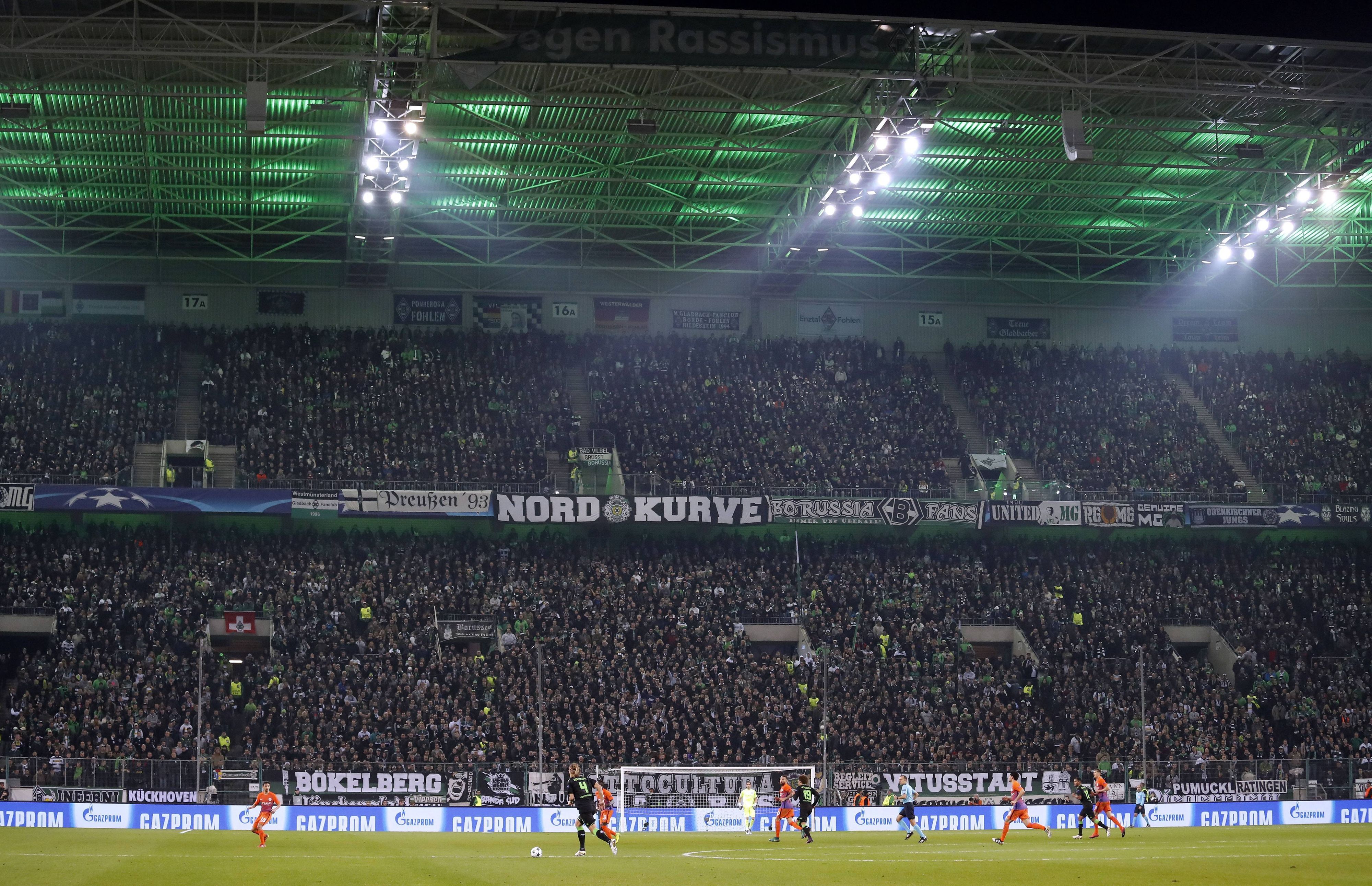 Blick auf die Nordkurve im Borussia-Park während des Champions-League-Spiels gegen Manchester Chity 2016/17.