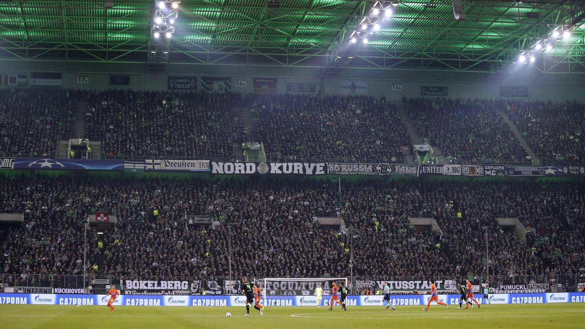 Blick auf die Nordkurve im Borussia-Park während des Champions-League-Spiels gegen Manchester Chity 2016/17.