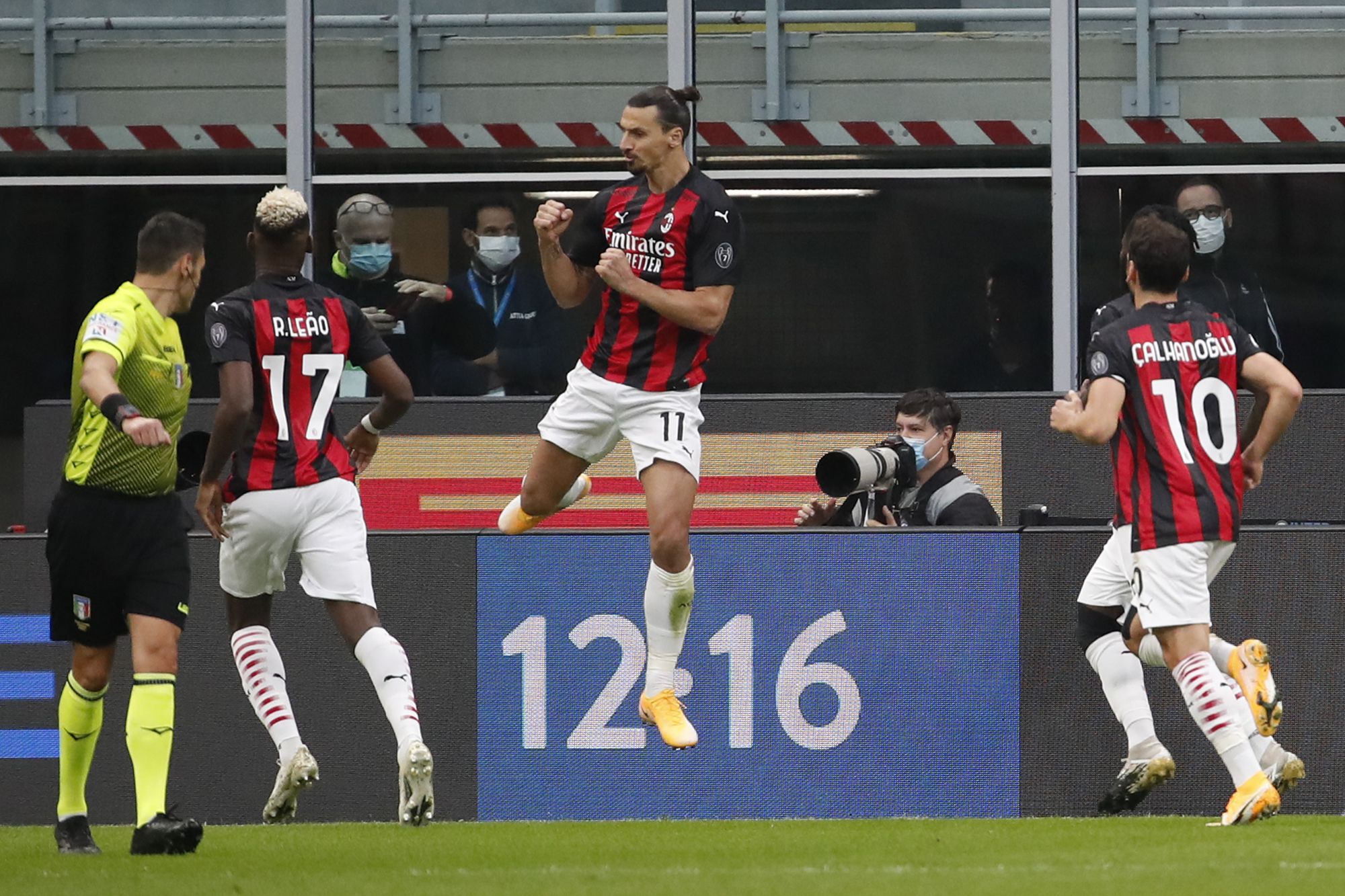 Milans Zlatan Ibrahimovic traf im Derby della Madonnina gegen Inter Mailand doppelt.