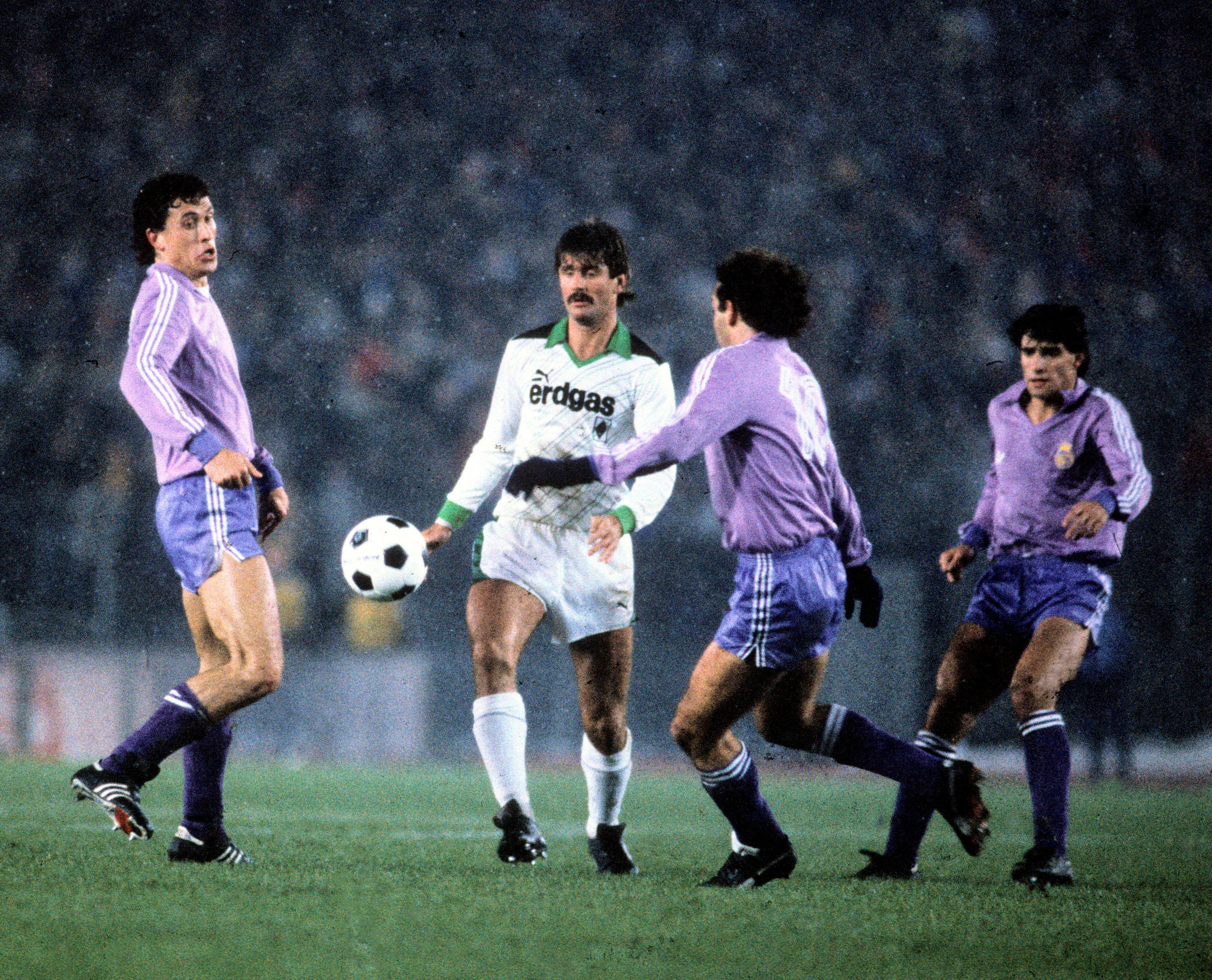 Winnie Hannes (2.v.l.) besiegte Real Madrid im Achtelfinal-Hinspiel 1985 mit Gladbach 5:1.