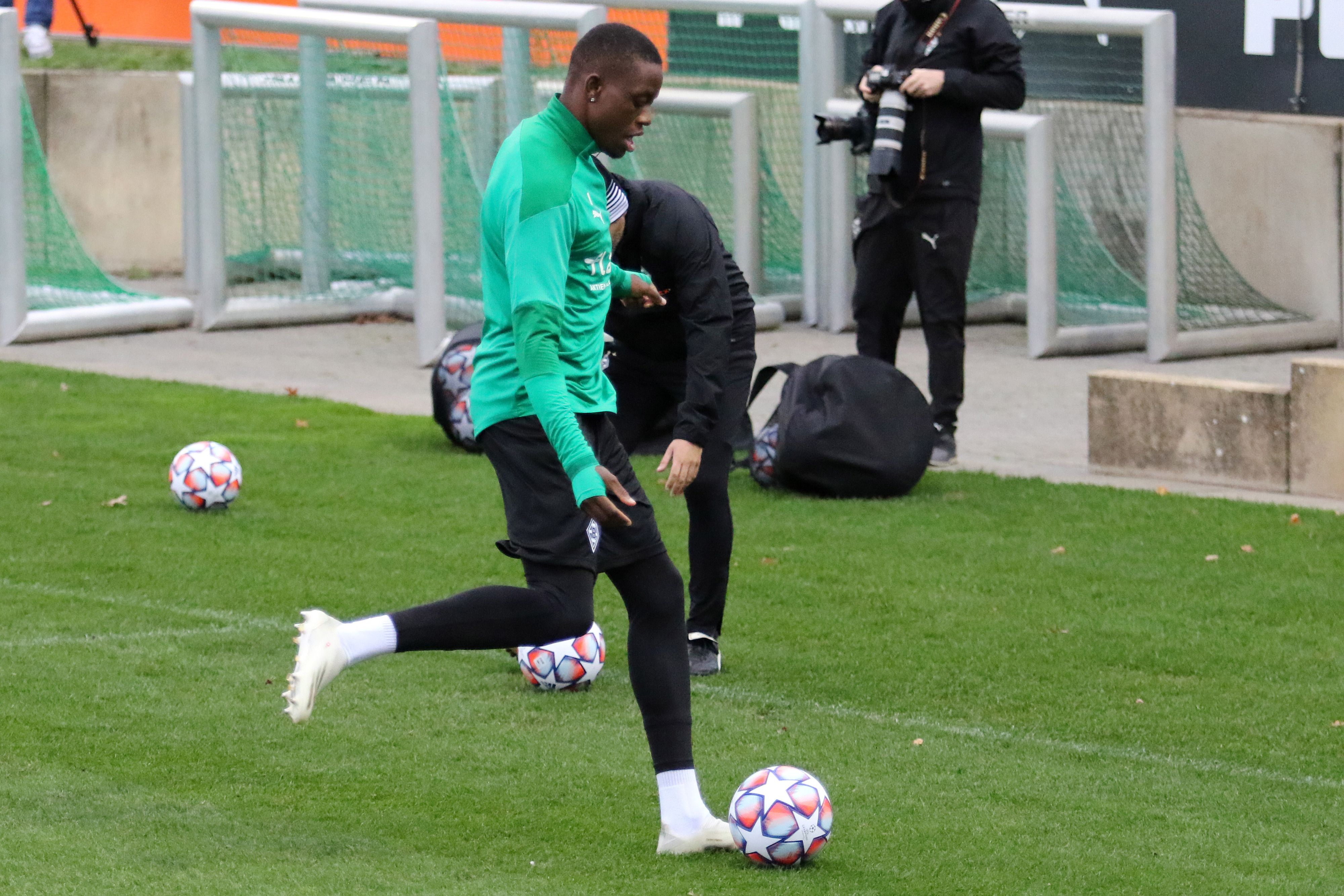 Denis Zakaria beim öffentlichen Mannschaftstraining von Borussia Mönchengladbach am Montag vor der Partie gegen Real Madrid.