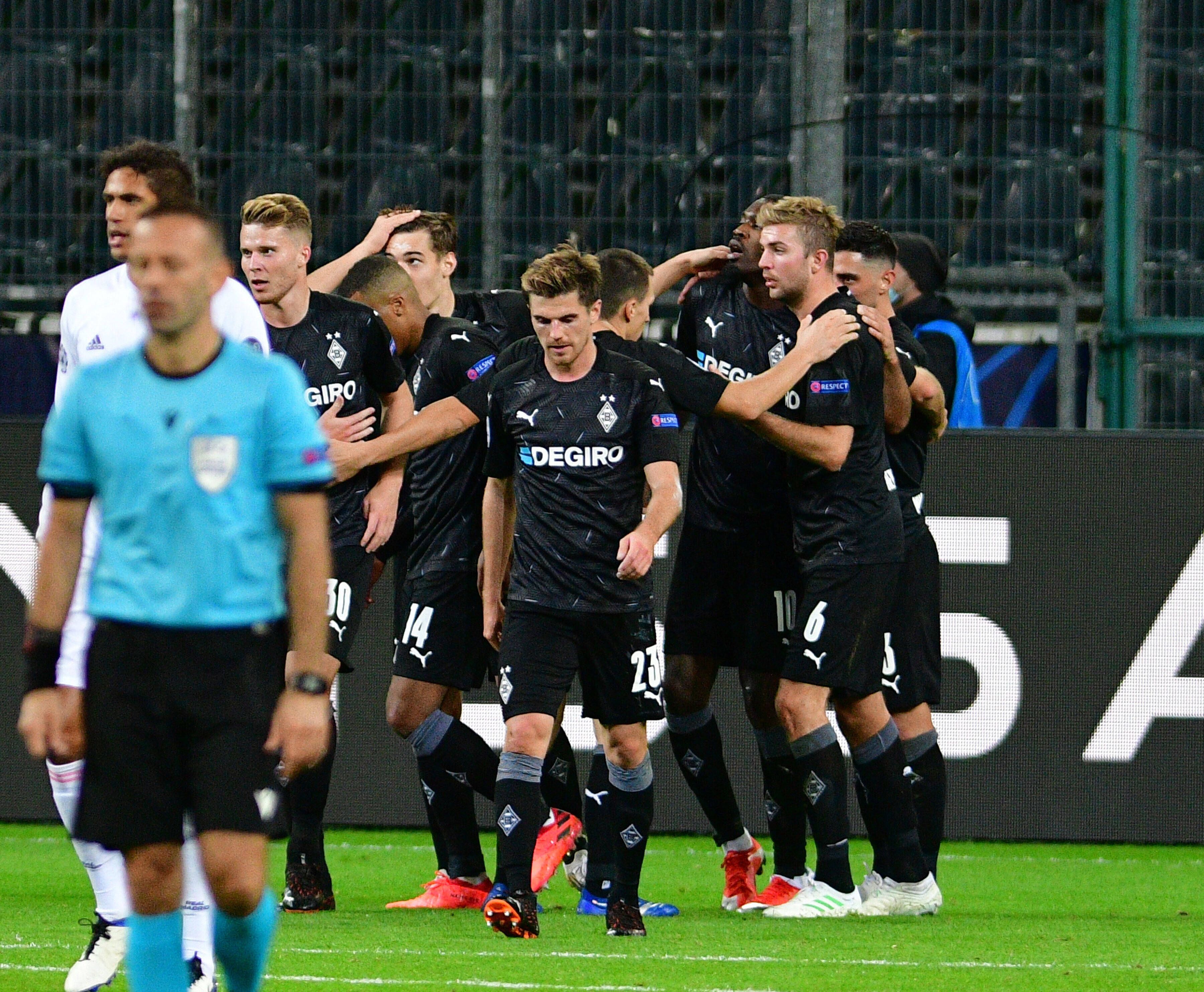 Die Mannschaft von Borussia Mönchengladbach beim Torjubel zum 2:0 gegen Real Madrid.