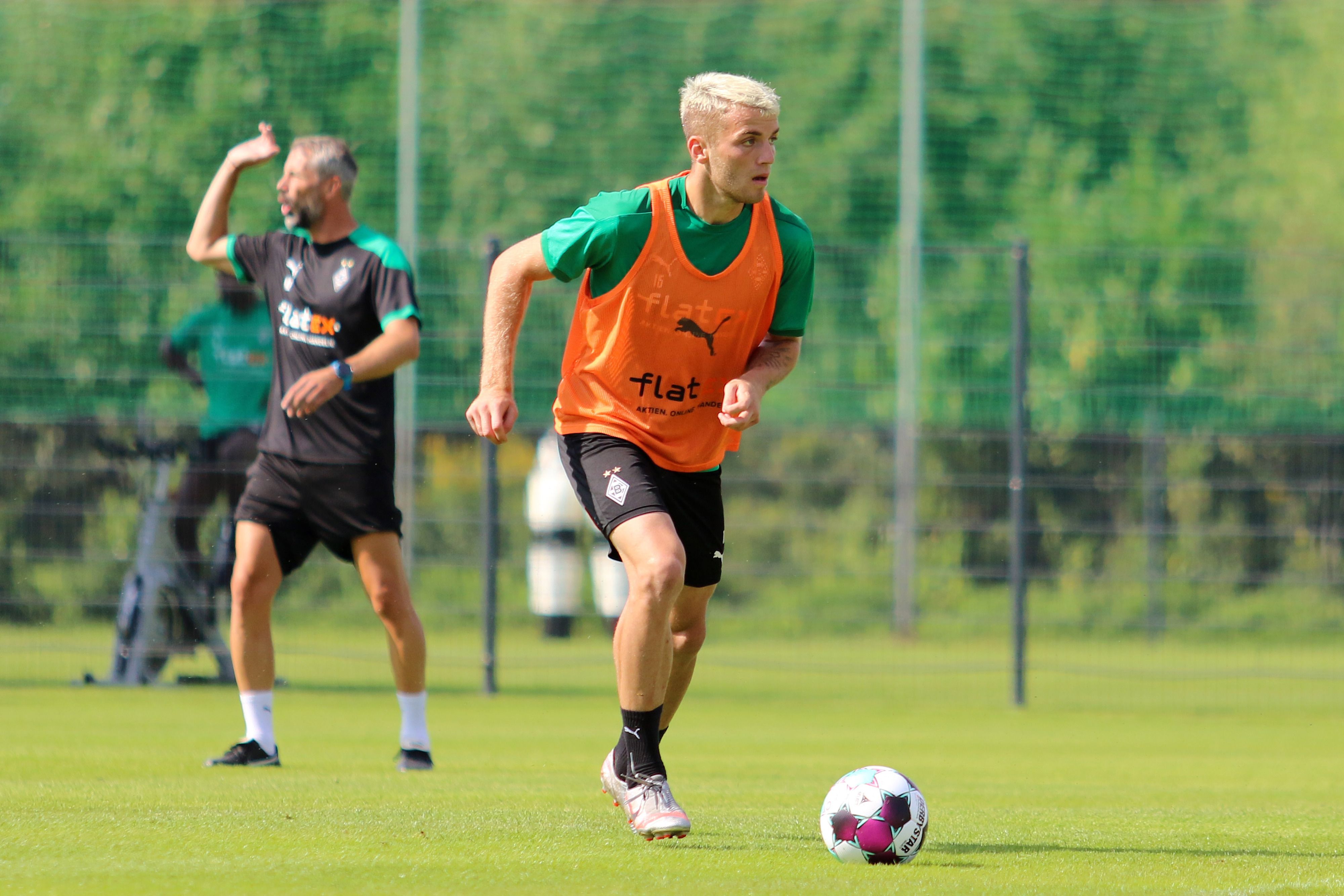 Jordan Beyer ist nach einer Corona-Infektion auf dem Weg zurück ins Mannschafstraining.