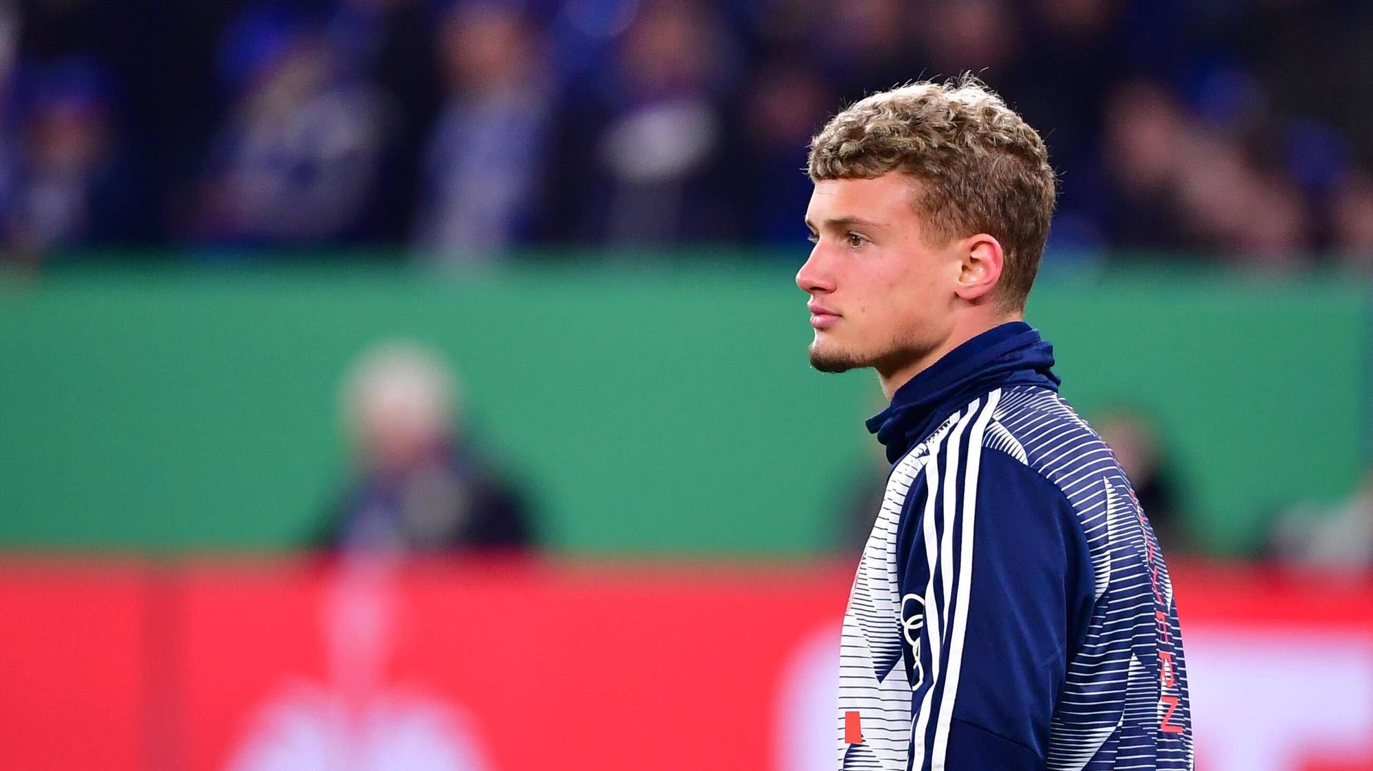 Michaël Cuisance schaut zur Seite.