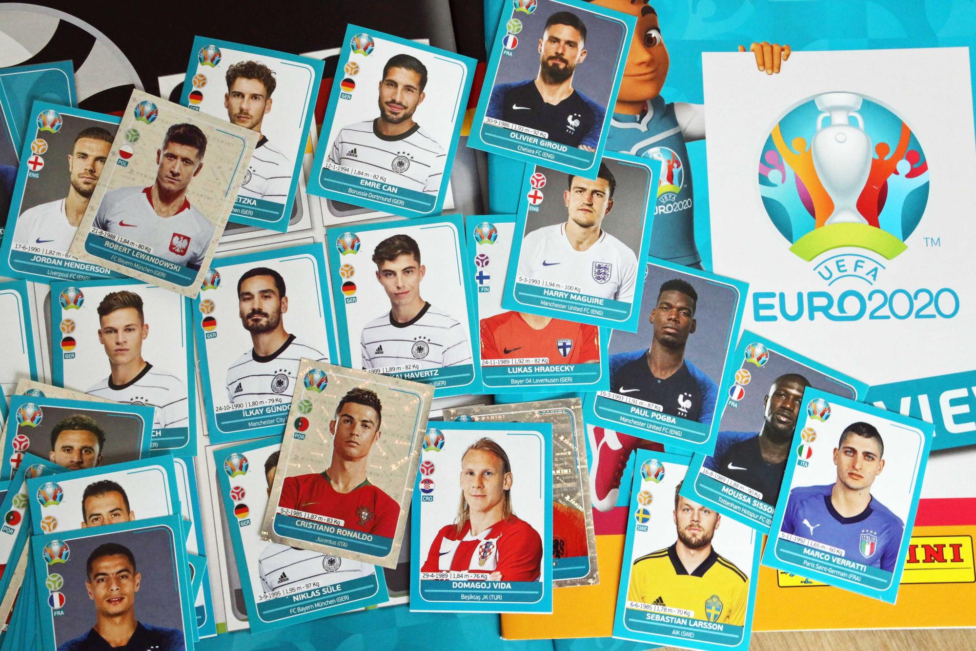 Trotz der Verschiebung der Fußball-Europameisterschaft ins Jahr 2021 hat Panini im vergangenen Sommer ein EM-Sammelalbum als Preview vorgestellt.