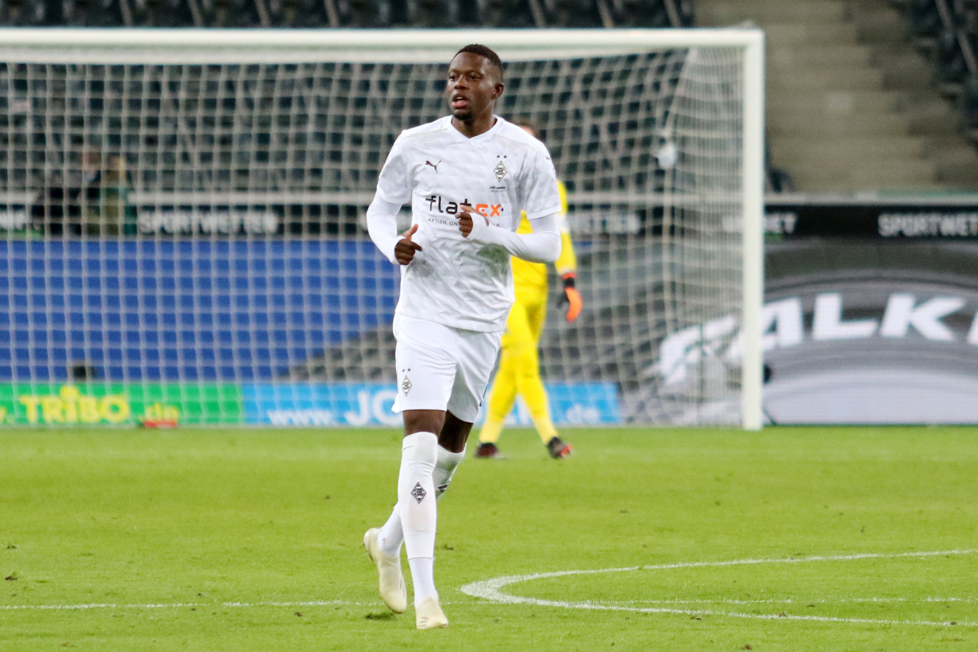 Gladbachs Mittelfeldspieler Denis Zakaria ist nach über acht Monaten Verletzungspause zurück auf dem Platz.