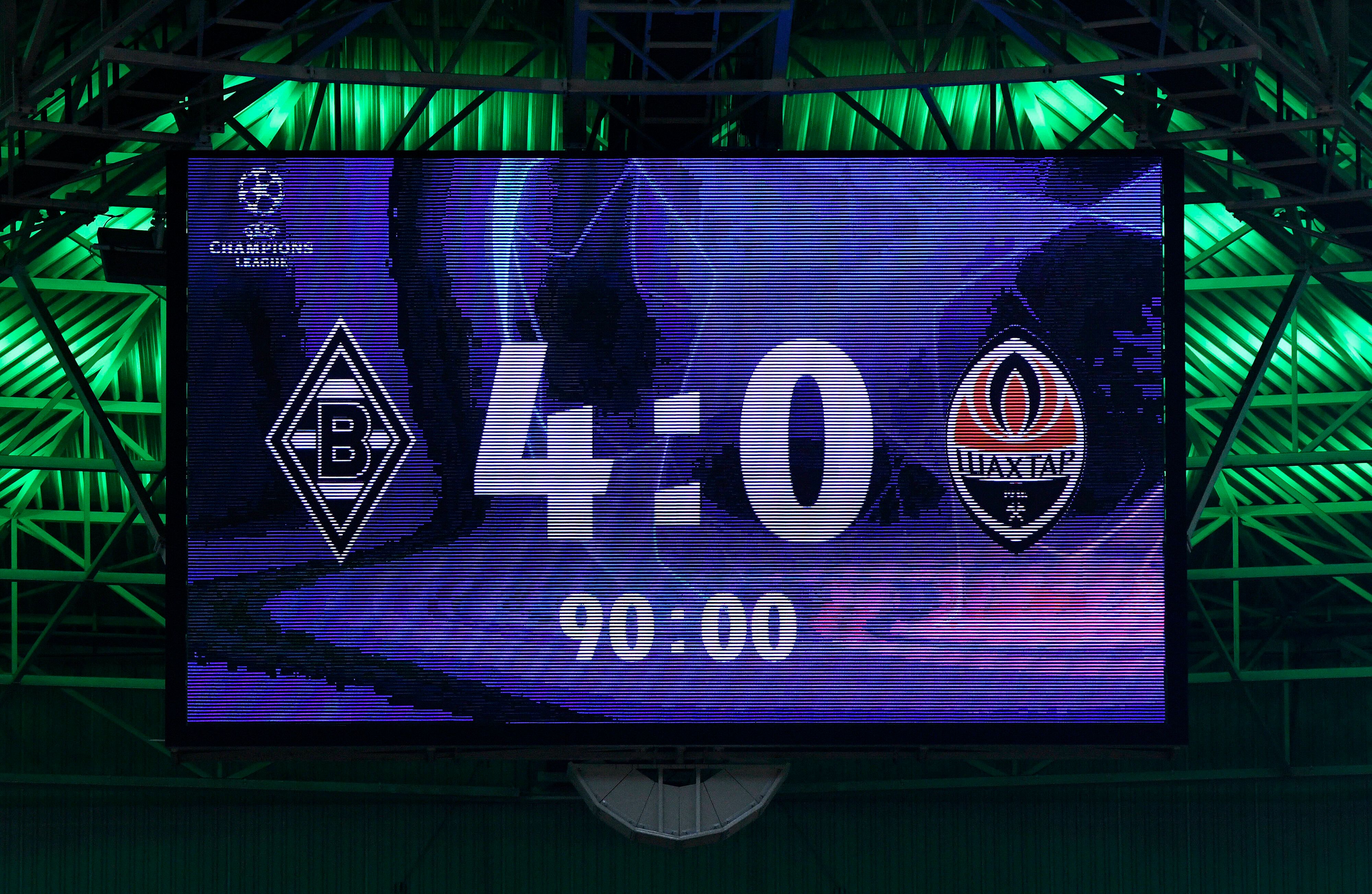 Die Anzeigetafel nach dem Champions-League-Spiel zwischen Borussia Mönchengladbach und Schachtar Donezk.