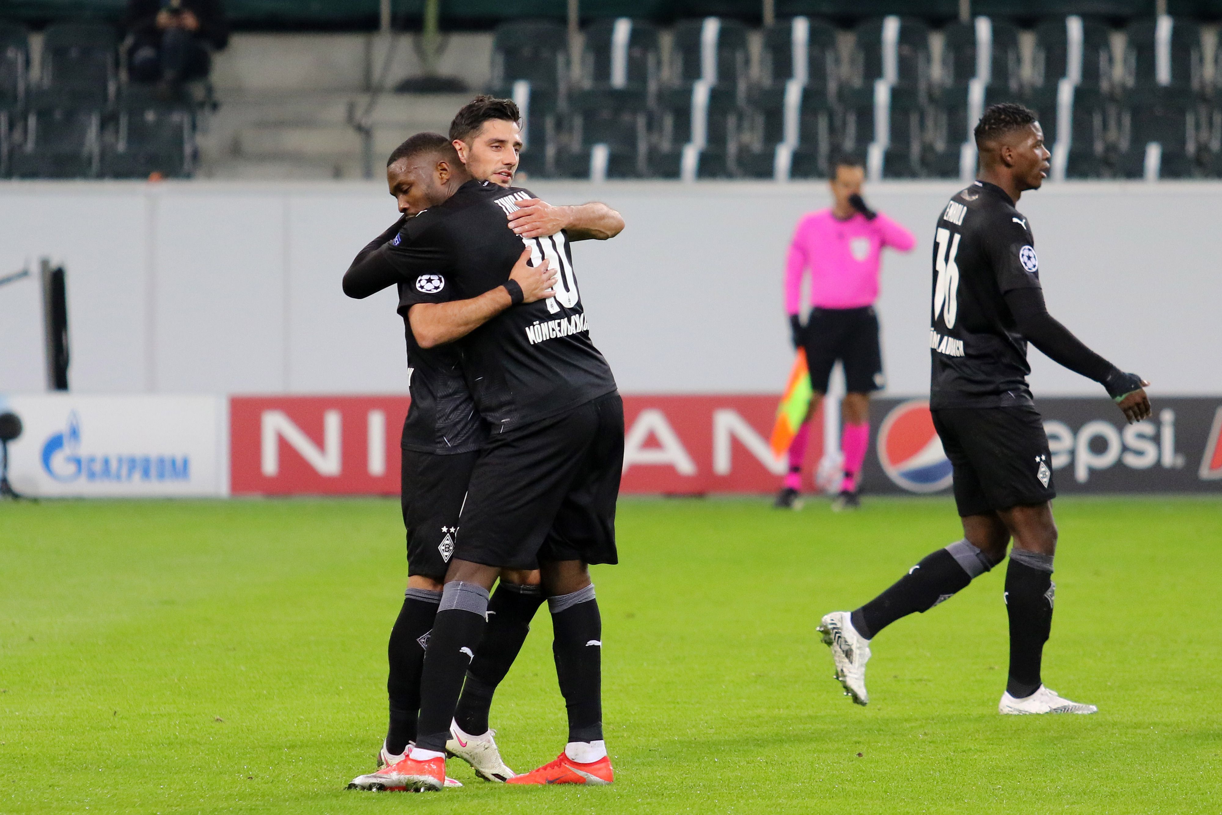 Wie schon im Hinspiel hatte Borussia Mönchengladbach (hier Lars Stindl und Marcus Thuram) gegen Schachtar Donezk gleich mehrfach Grund zu Jubeln.