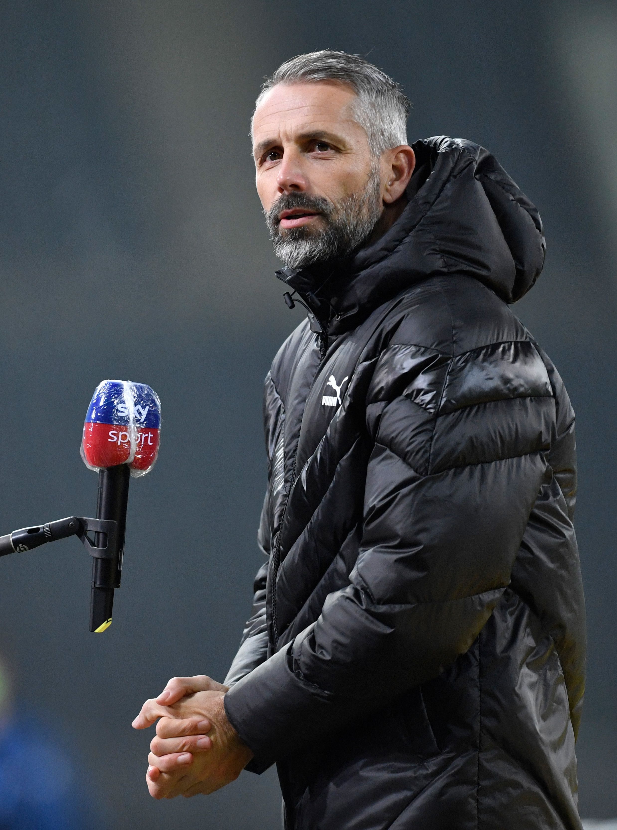 VfL-Trainer Marco Rose im Gespräch mit Sky vor dem Spiel gegen Schalke 04.