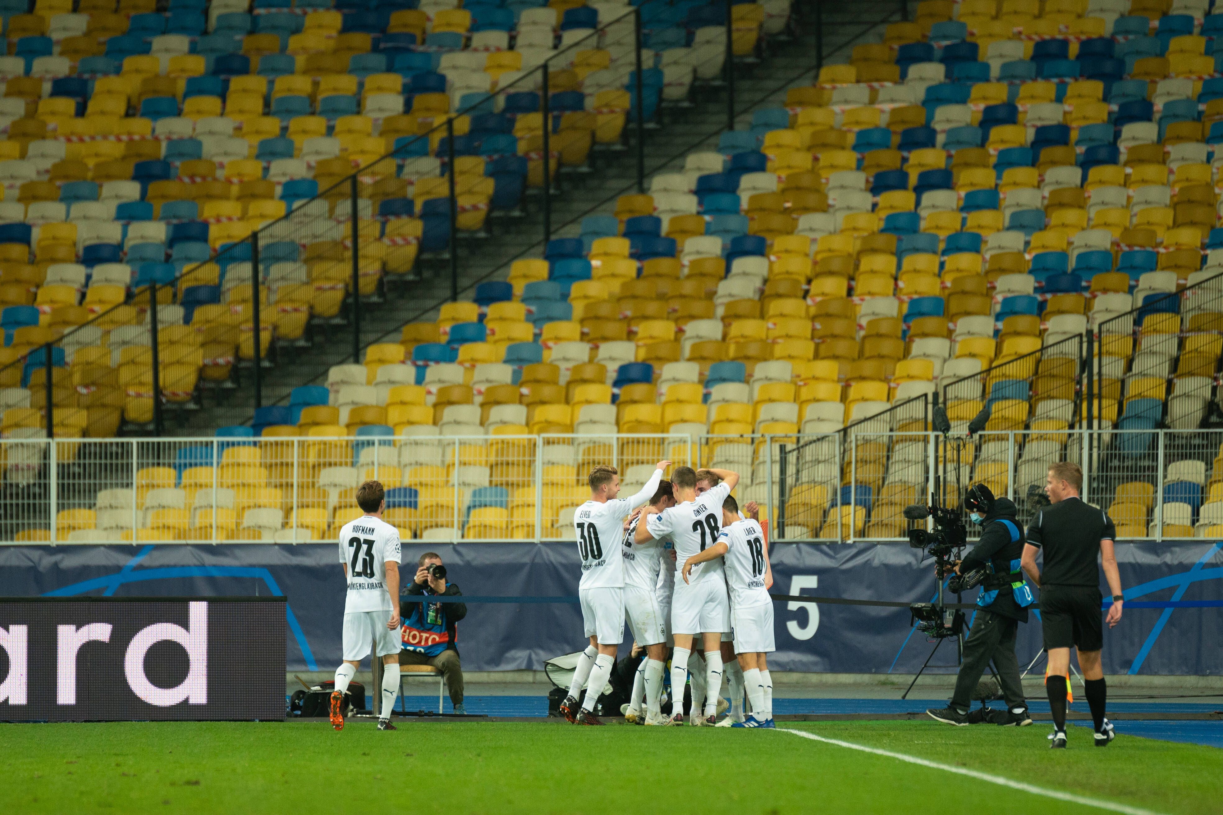 Borussia Mönchengladbach beim Torjubel beim Champions-League-Spiel gegen Schachtar Donezk in Kiew.