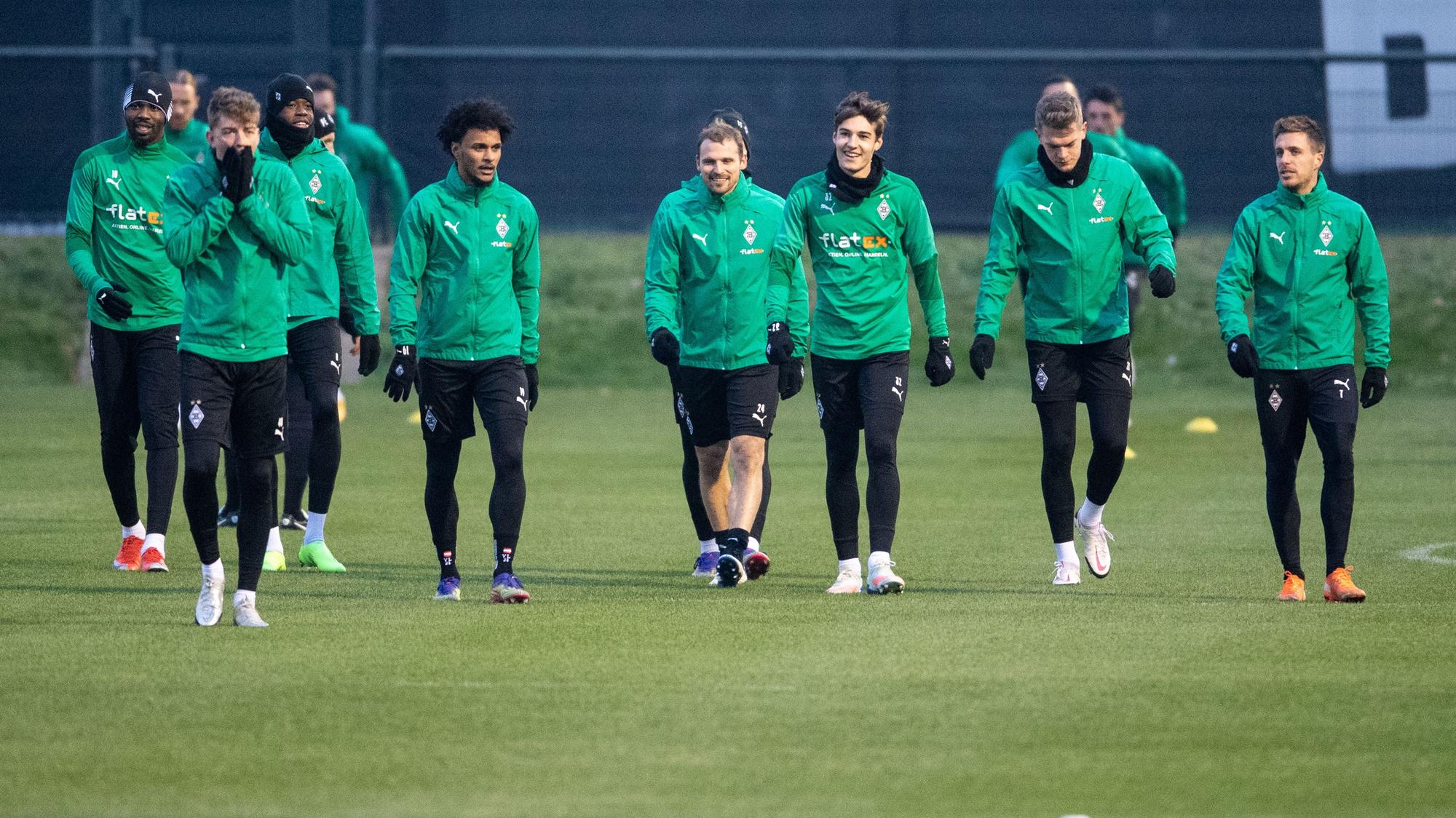 Das Team von Borussia Mönchengladbach beim Abschlusstraining vor dem Champions-League-Match gegen Inter Mailand am 30. November 2020.
