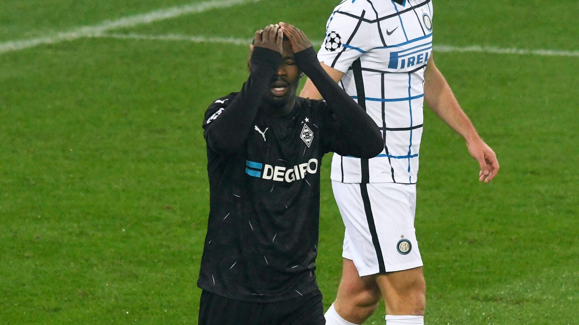 Borussias Marcus Thuram ärgert sich über die knappe 2:3-Niederlage gegen Inter Mailand.