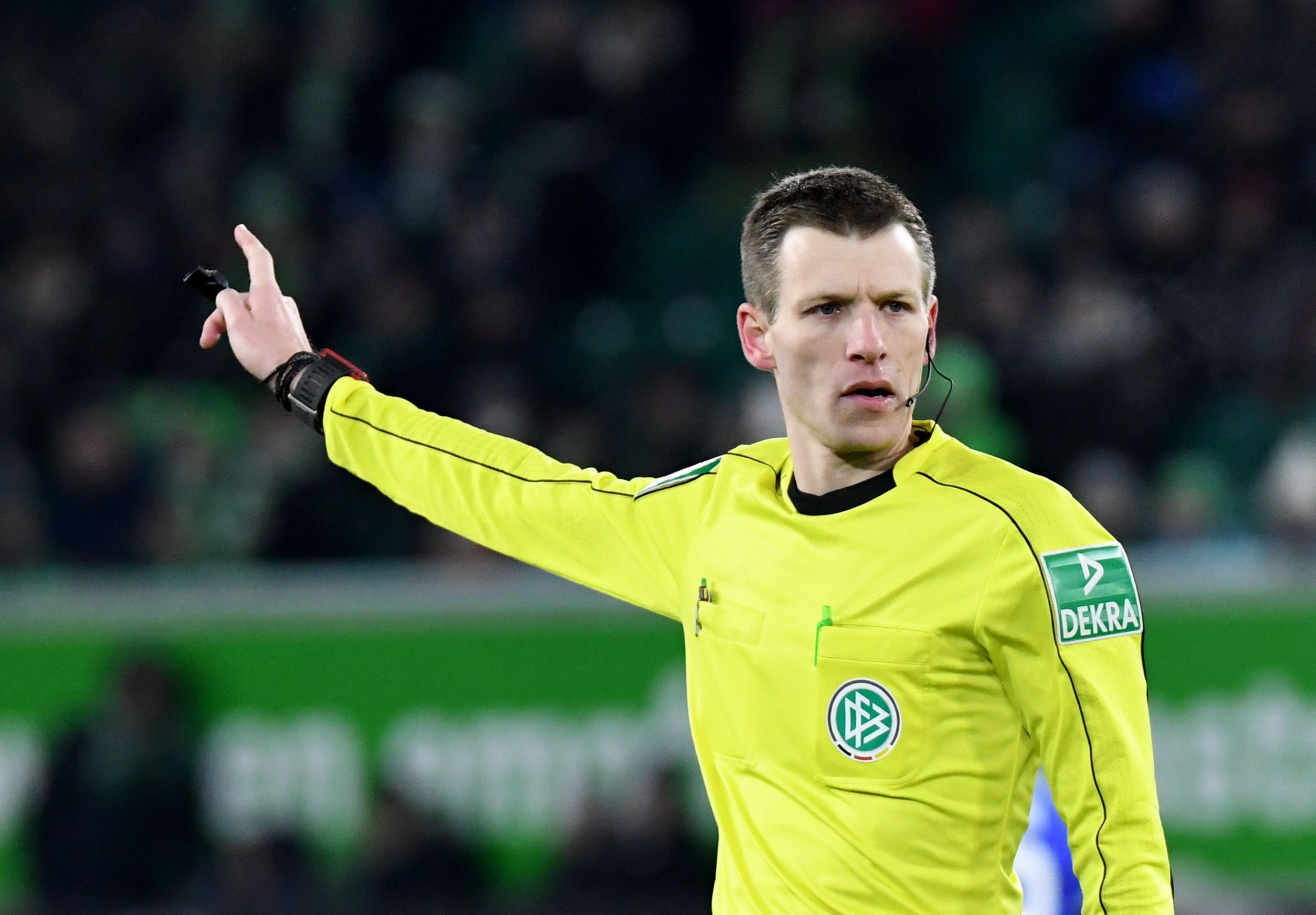 Schiedsrichter Benjamin Cortus am 17.03.2018,beim Bundesligaspiel zwischen dem VfL Wolfsburg und FC Schalke 04 in der Volkswagen-Arena