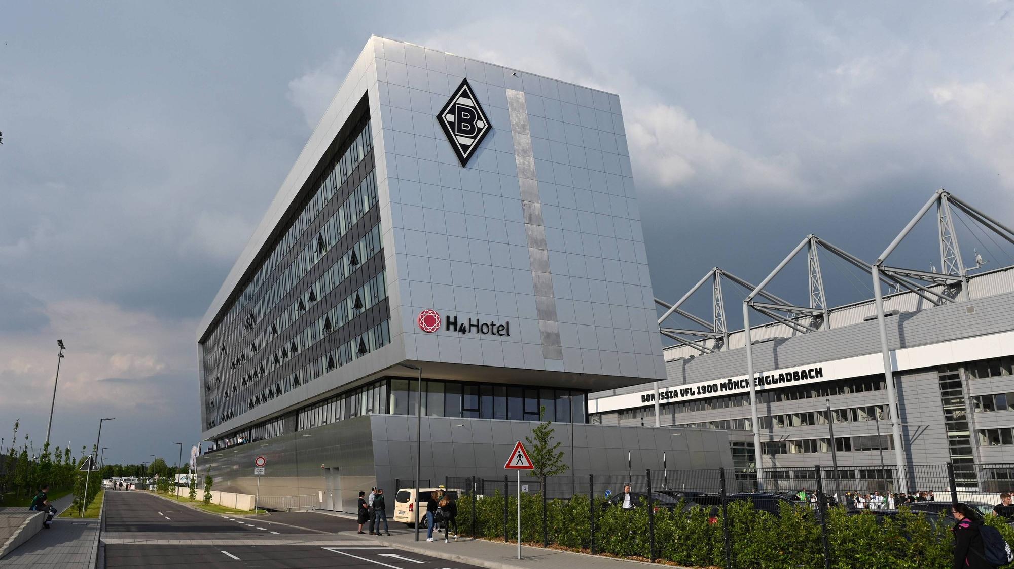 Das Stadion der Fohlen und das H4Hotel im Borussia-Park am 18.05.2019.