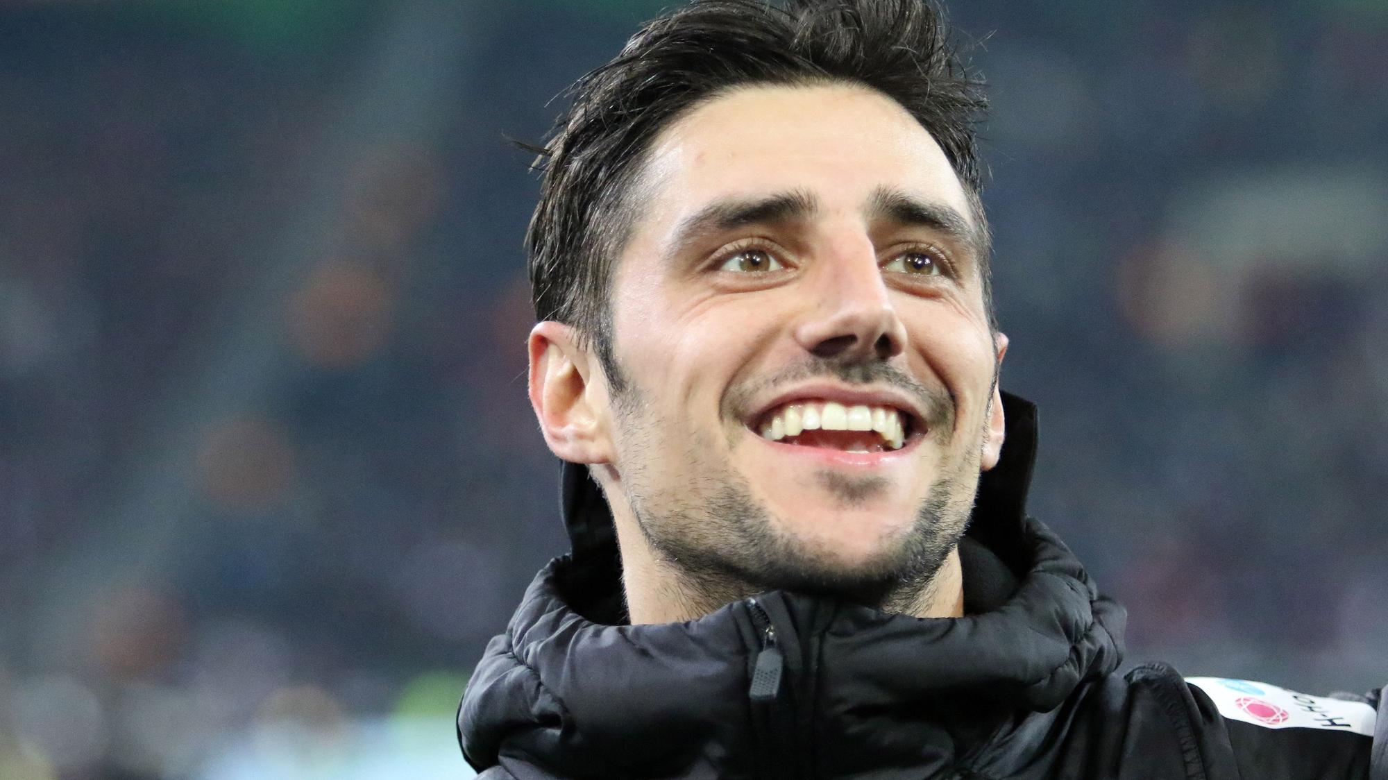 Lars Stindl von Borussia Mönchengladbach strahlt in die Kamera.