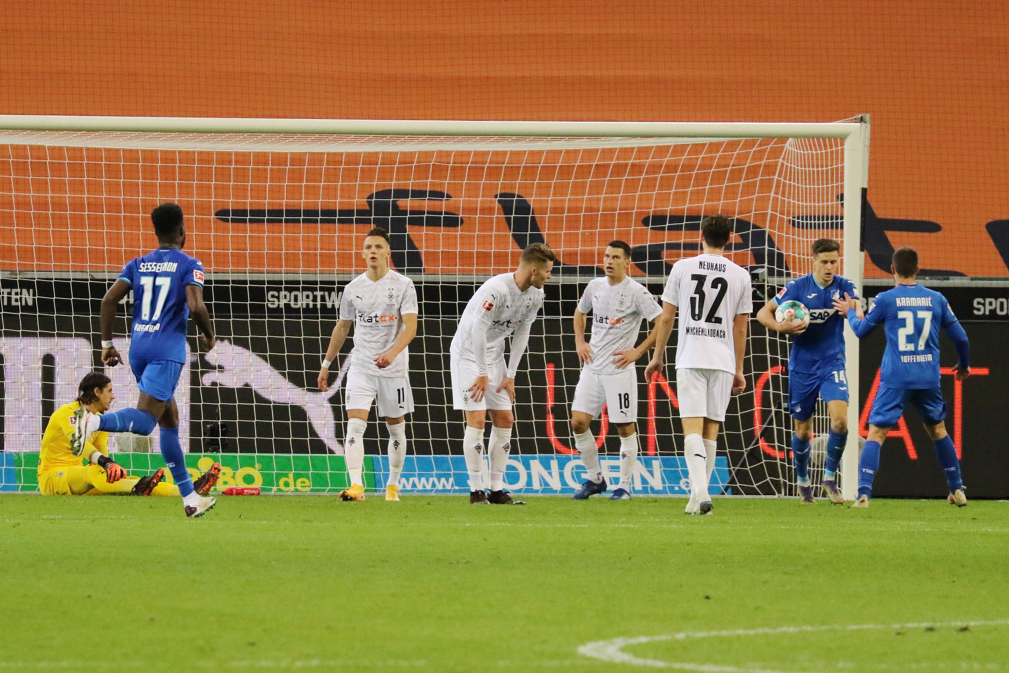 Borussia ärgert sich über den Siegtreffer der Hoffenheimer.