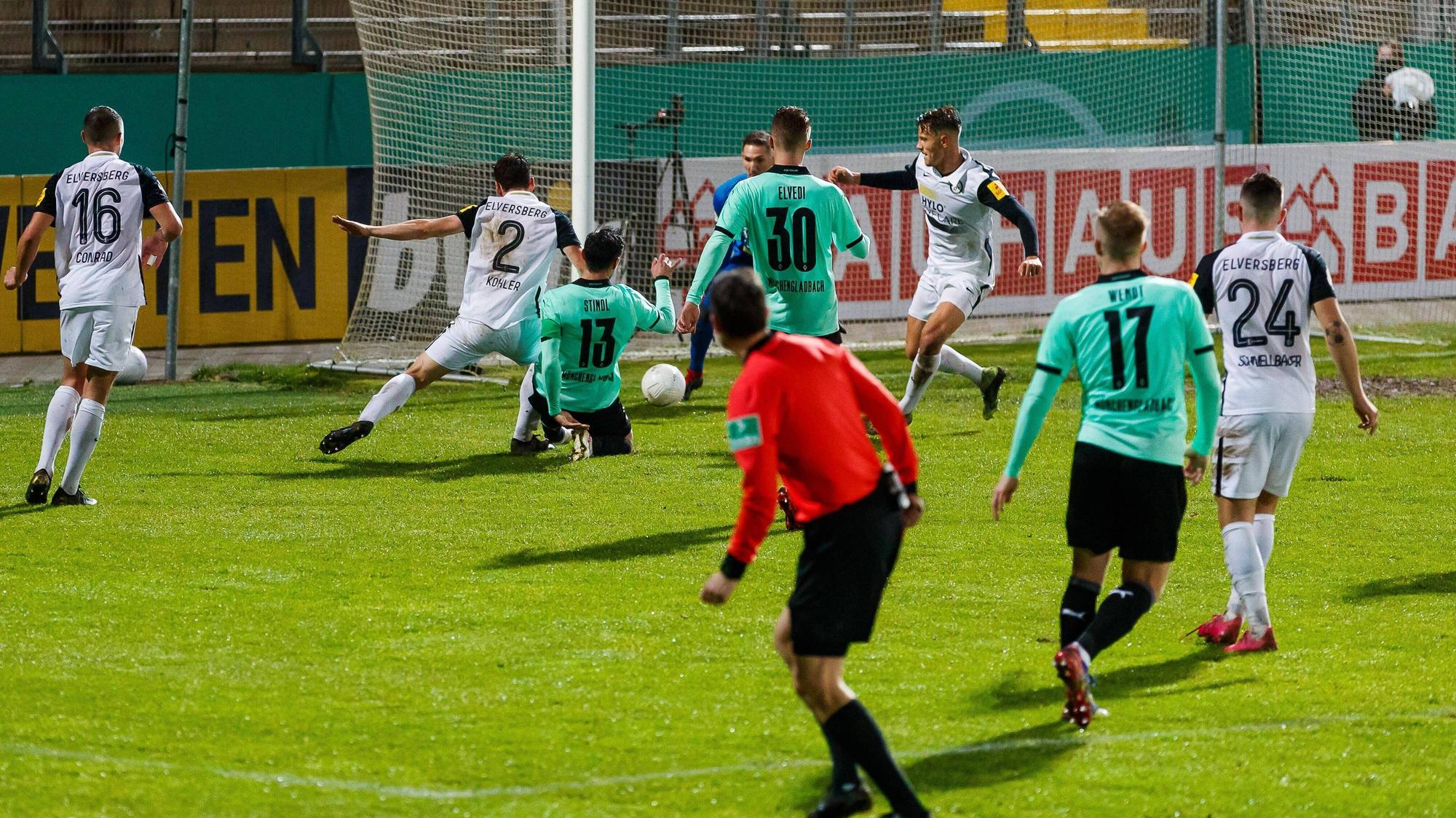 Borussias Lars Stindl erzielte im Pokalspiel bei der SV Elversberg das 0:3 für die Fohlenelf.
