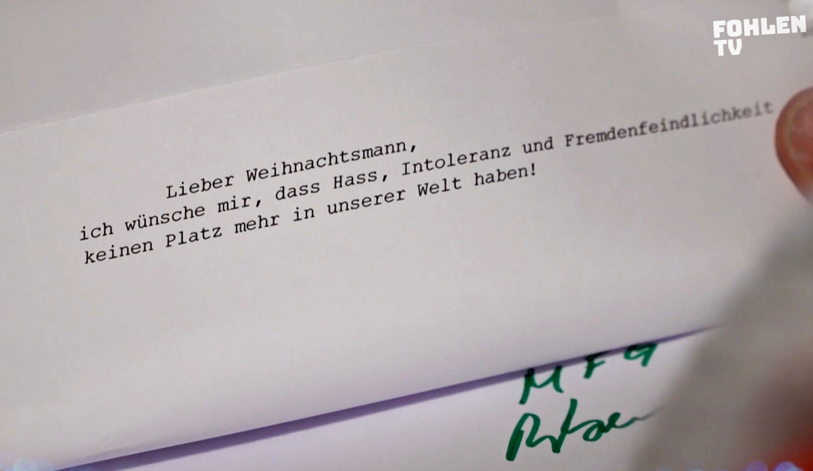 Weihnachten ist für Gladbachs Vizepräsident und Weltmeister Rainer Bonhof, ein bekennender Christ, ein ganz besonderes Fest. Der 68-Jährige hat einen Wunschbrief an den Weihnachtsmann verfasst.
