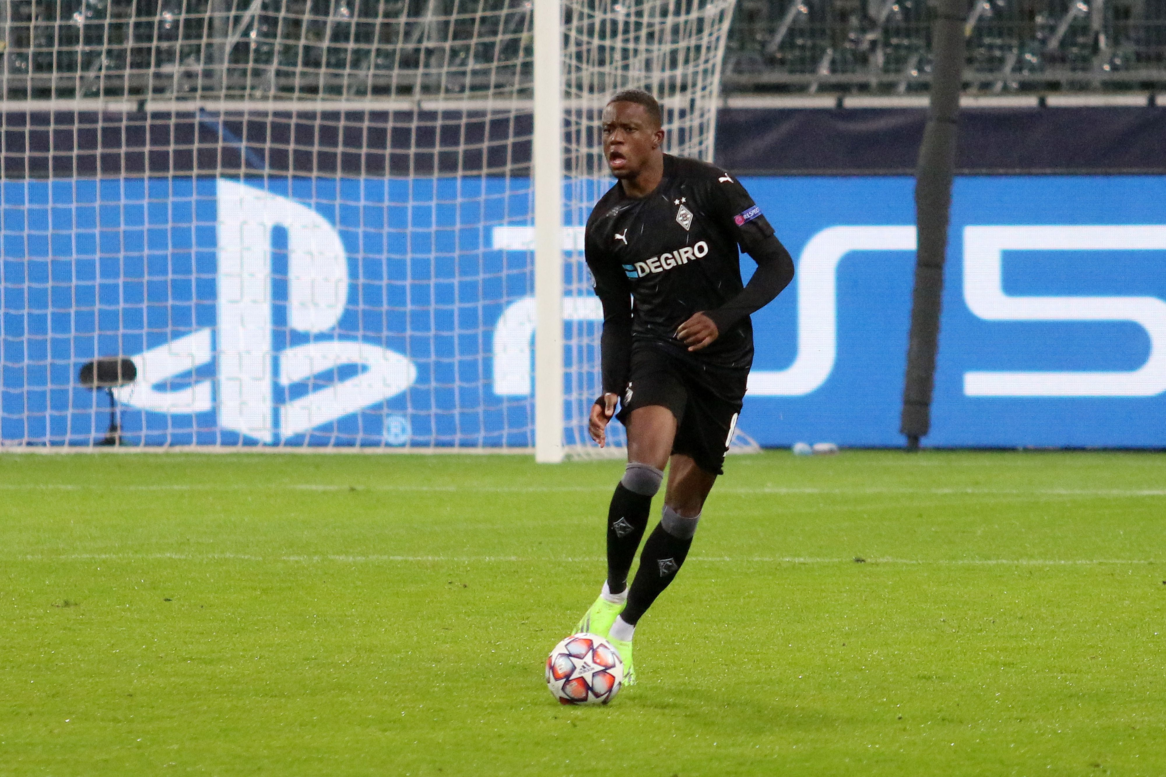 Borussia Mönchengladbachs Mittelfeldspieler Denis Zakaria spielte im Champions-League-Duell mit Inter Mailand im Borussia-Park am 1. Dezember 2020 die komplette zweite Halbzeit durch.