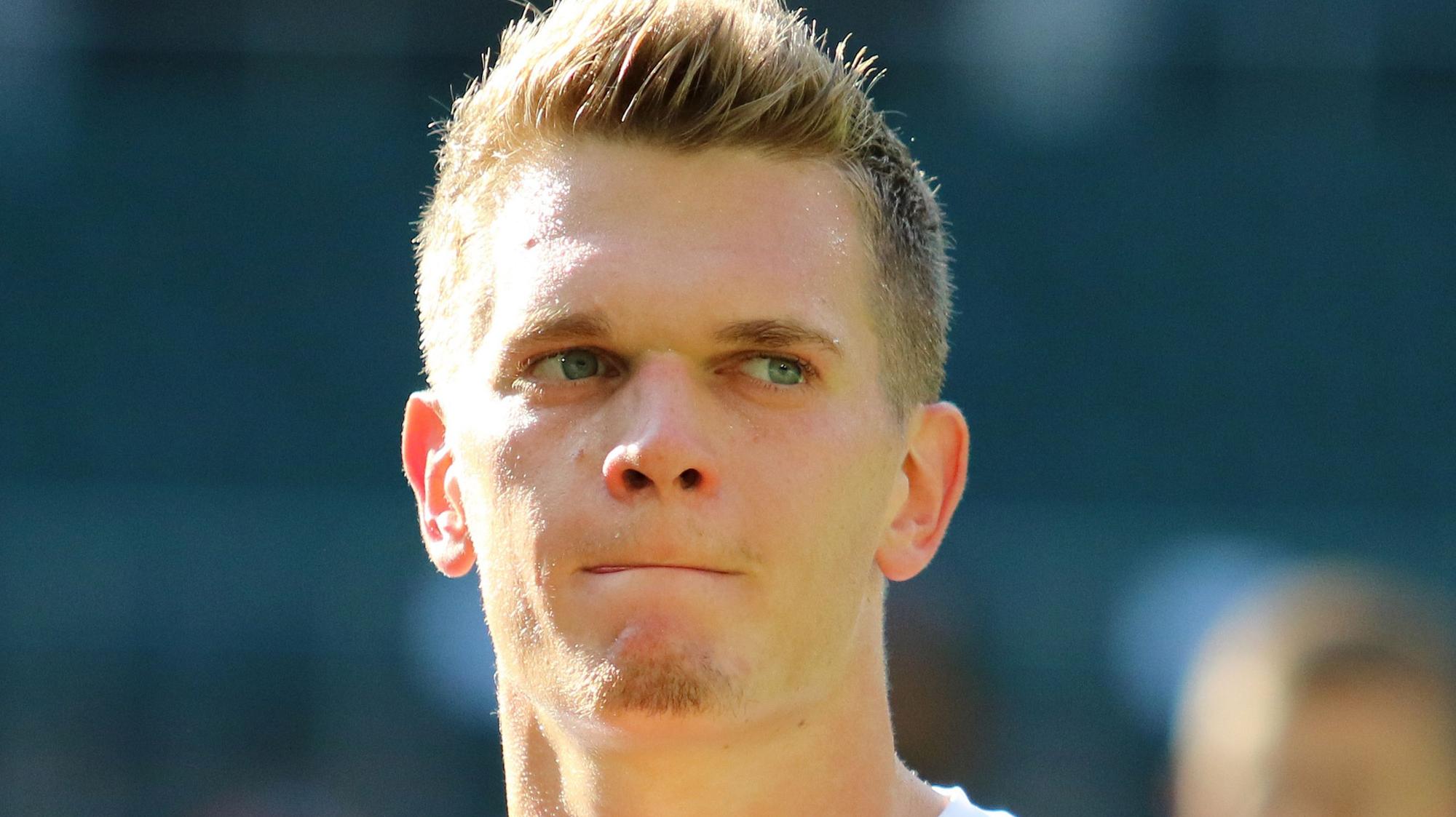 Borussias Innenverteidiger Matthias Ginter schaut konzentriert.