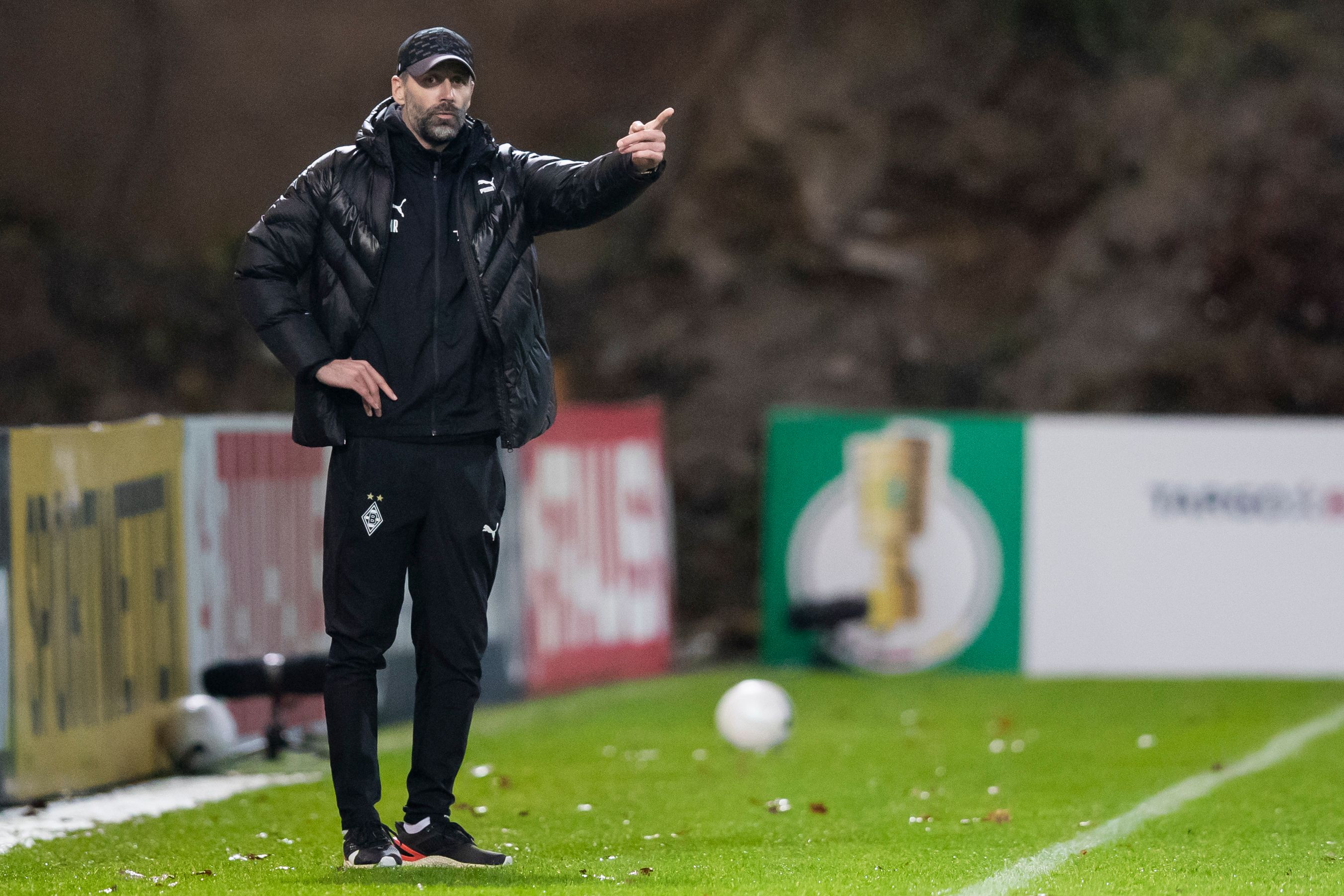 Borussia-Coach Marco Rose beim DFB-Pokal-Spiel in Elversberg am 22. Dezember 2020.