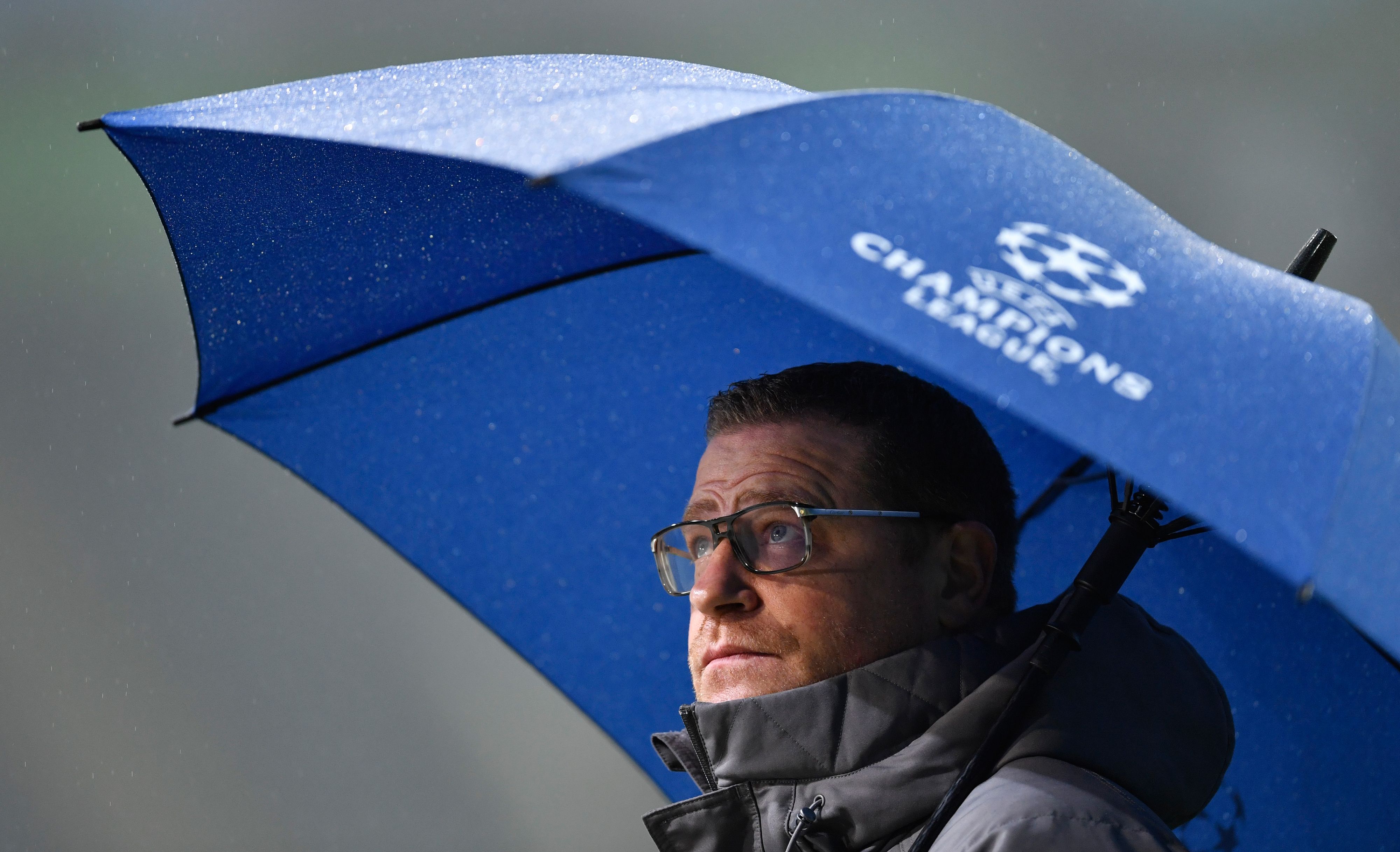 Borussias Sportdirektor Max Eberl, hier beim Champions-League-Gruppenspiel zwischen Borussia Mönchengladbach und Inter Mailand, am 1. Dezember 2020.