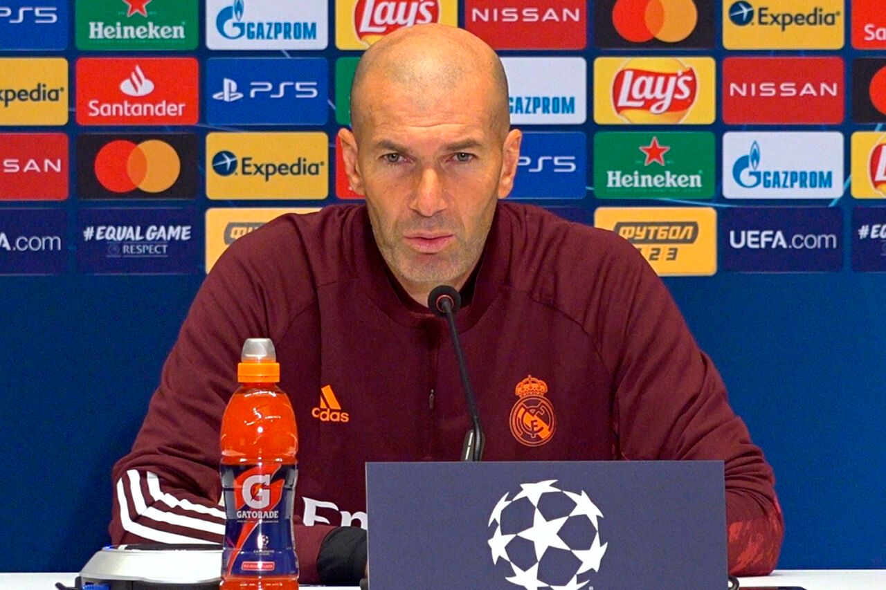 Zinedine Zidane, Trainer von Real Madrid, spricht Anfang Dezember bei einer Pressekonferenz.