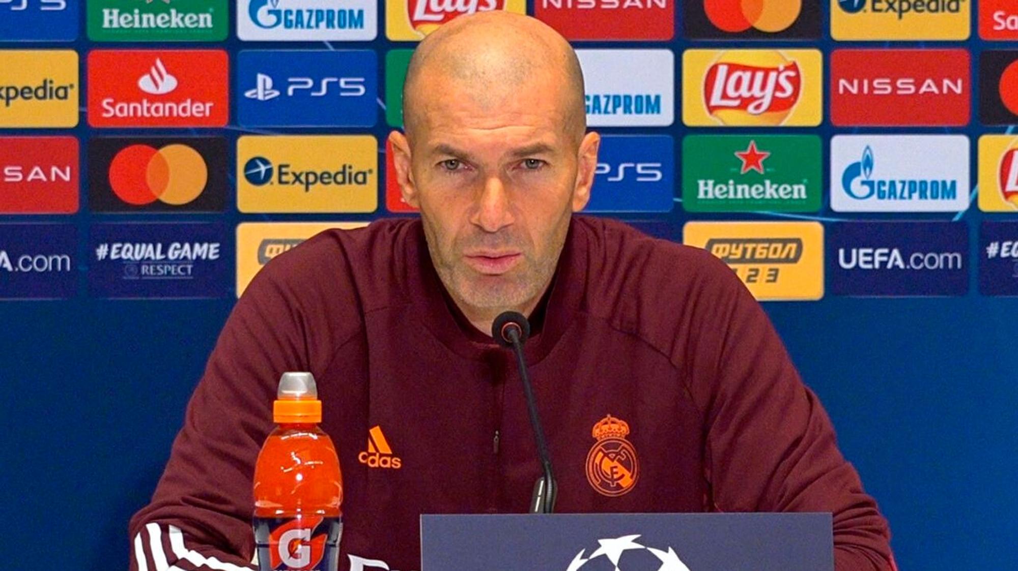 Zinedine Zidane, Trainer von Real Madrid, spricht Anfang Dezember bei einer Pressekonferenz.