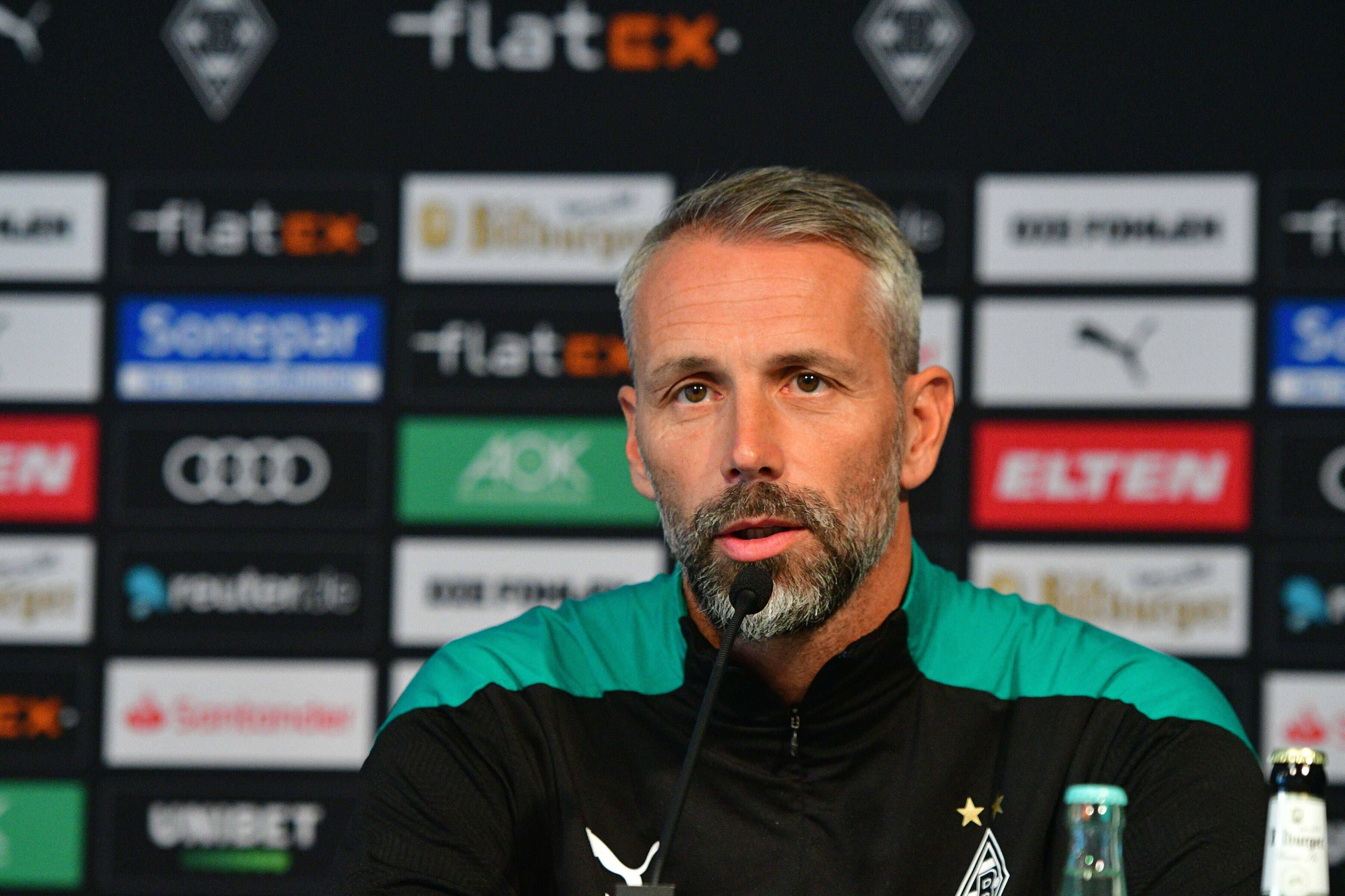 Der Trainer der Gladbacher Borussia, Marco Rose, äußert sich auf einer Pressekonferenz zu Fragen, die sich mit dem nahenden Bundesliga-Auftakt beschäftigten.