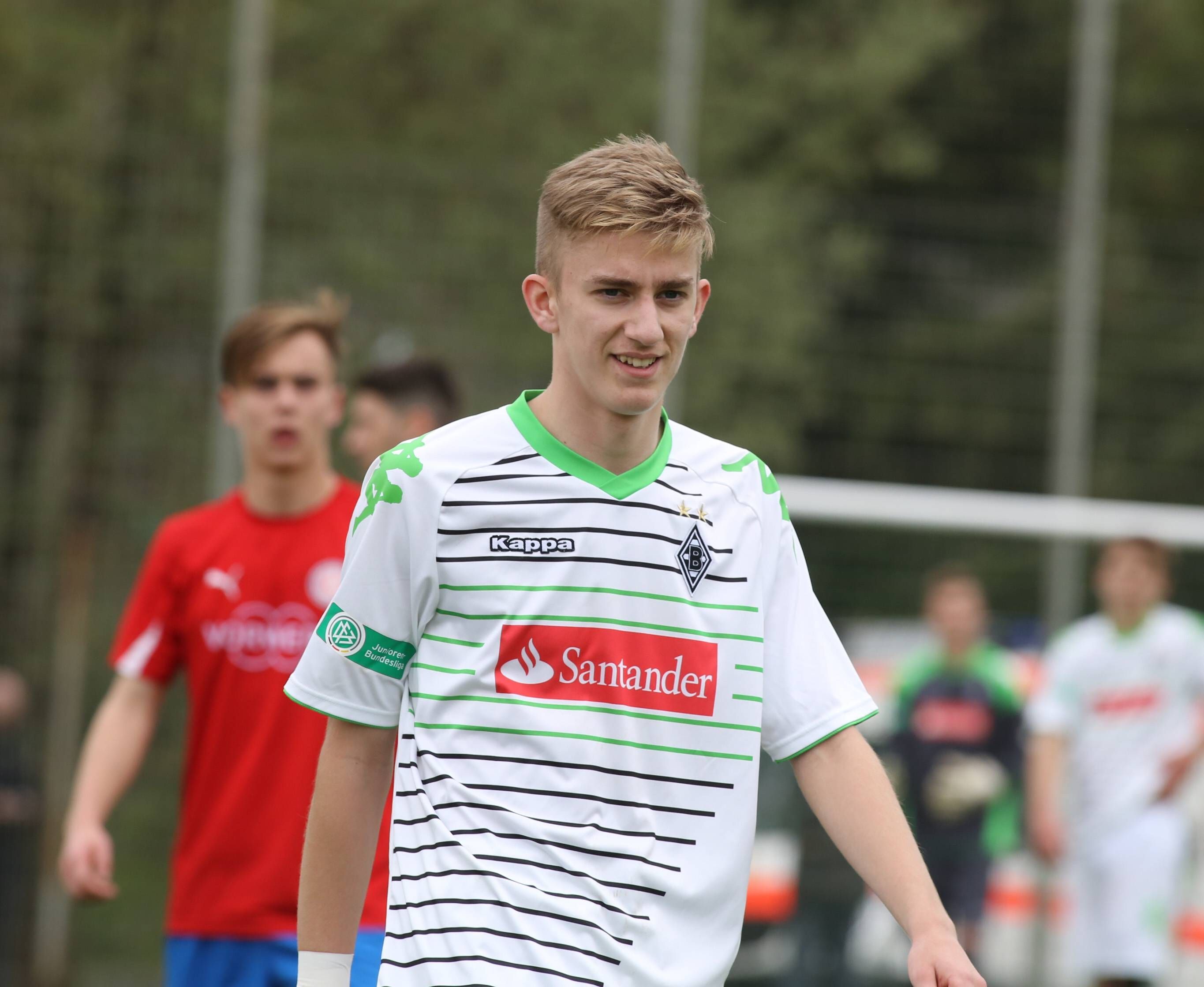 Sinan Kurt im Trikot von Borussia Mönchengladbach bei einem Spiel in der A-Jugend.