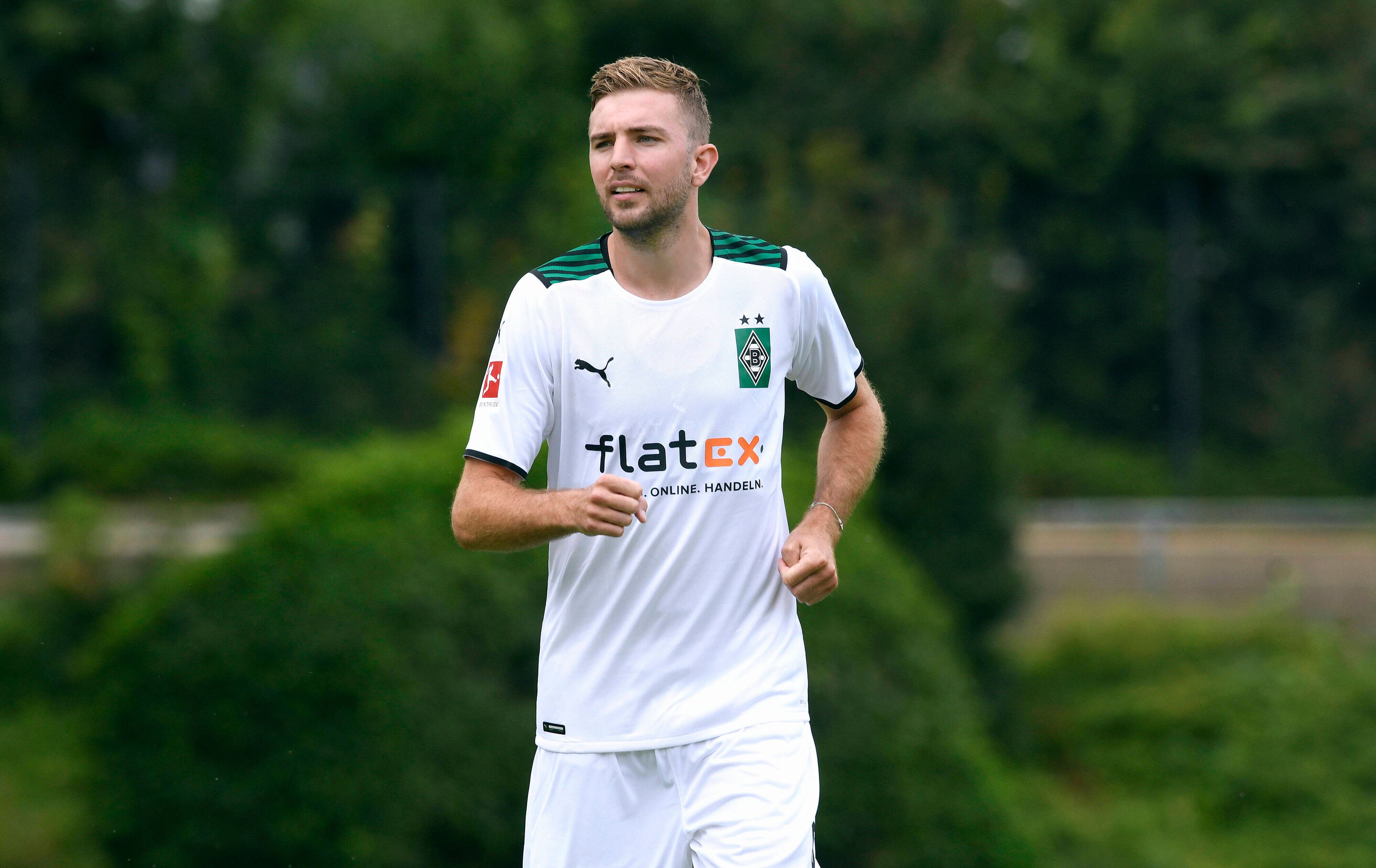 Gladbachs Christoph Kramer läuft im Borussen-Dress über den Platz.