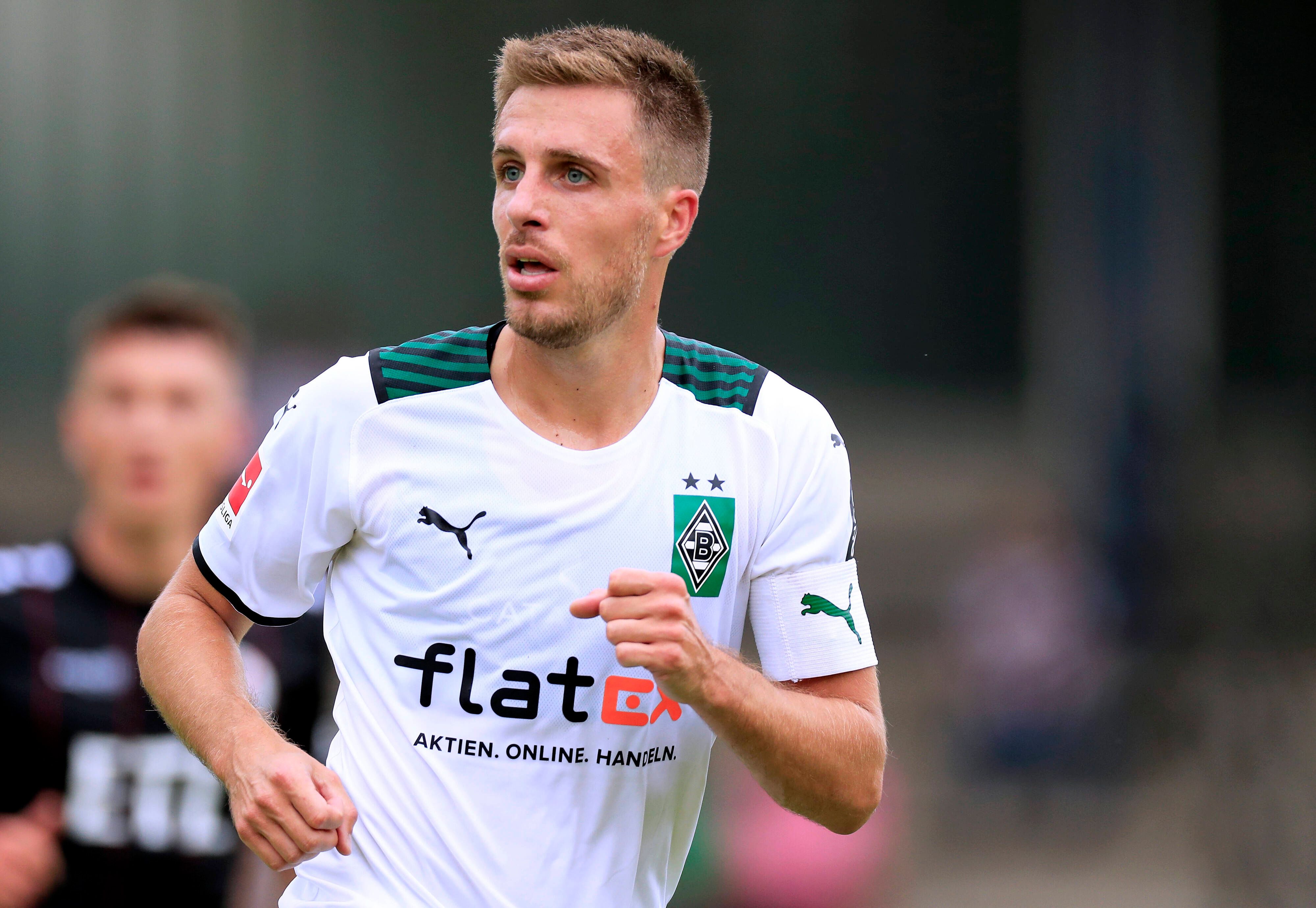 Gladbachs Patrick Herrmann läuft beim Testspiel der Gladbacher im VfL-Trikot über den Platz.