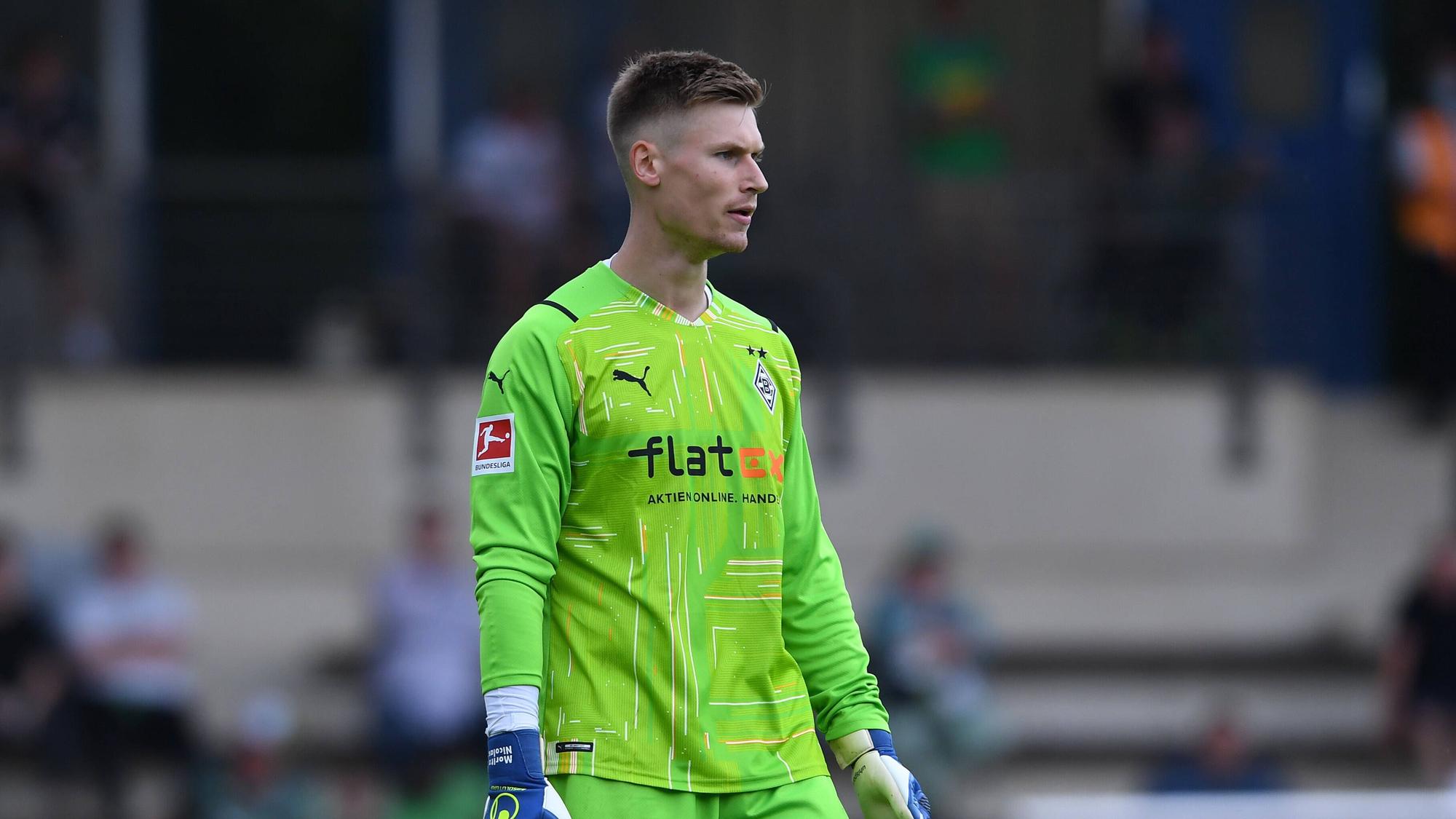 Moritz Nicolas hat seinen Vertrag bei Bundesligist Borussia Mönchengladbach bis 2026 verlängert. Dieses Foto stammt vom Testspiel Borussia Mönchengladbach gegen Viktoria Köln am 10. Juli 2021 im Grenzlandstadion in Mönchengladbach.