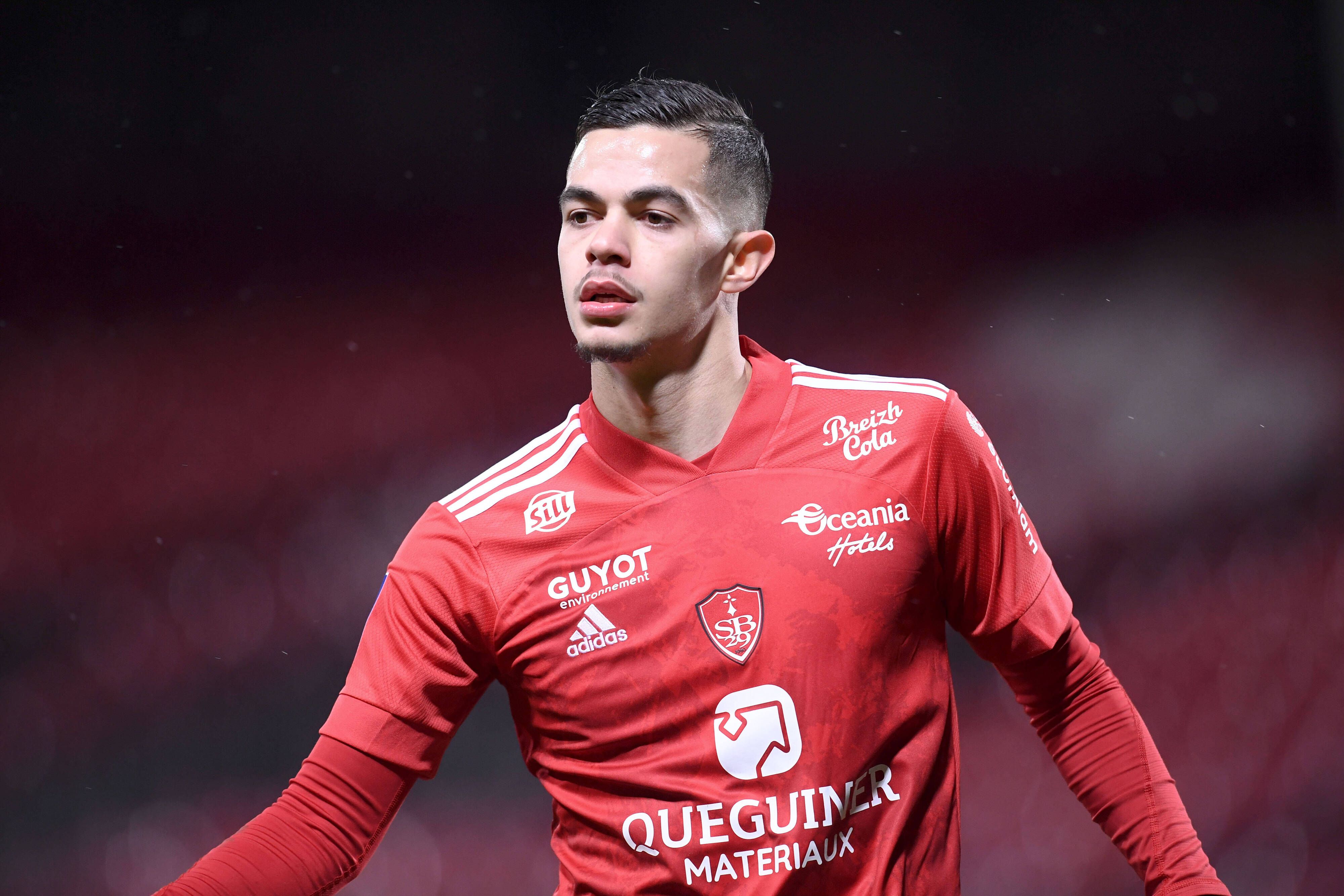 Romain Faivre im roten Trikot von Stade Brest.