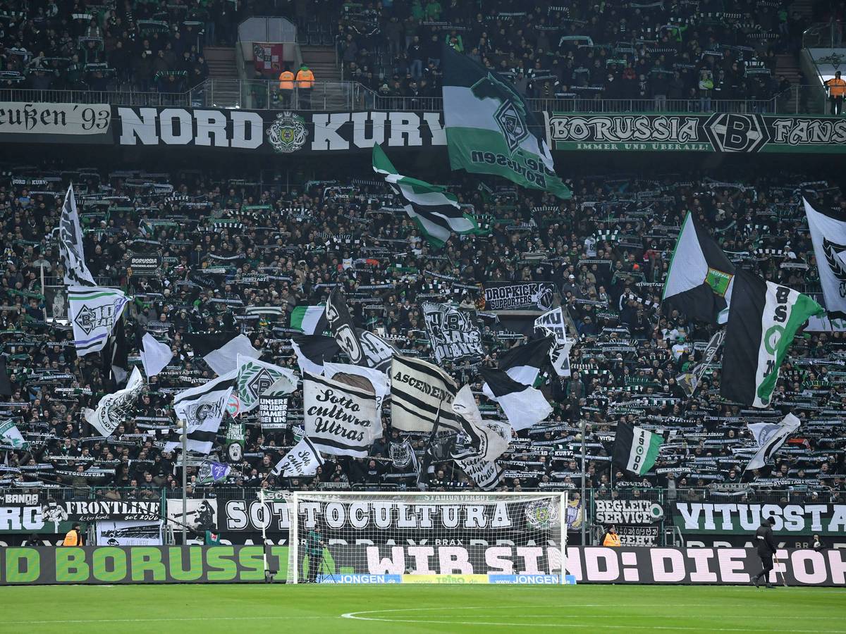 Gladbach muss beim ersten Bundesliga-Spiel der Saison 21/22 auf die Unterstützung der „Sottocultura“-Ultras verzichten. Das Foto zeigt die gut gefüllte Nordkurve im Borussia-Park am 25.01.2020,beim Bundesliga-Spiel gegen den FSV Mainz 05.