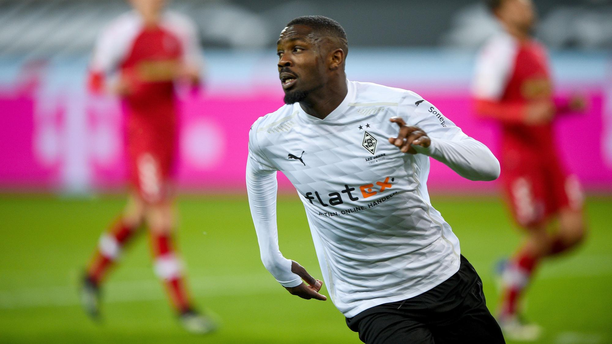 Gladbach-Stürmer Marcus Thuram beim Bundesliga-Spiel gegen den SC Freiburg am 3. April 2021 im Borussia-Park beim Sprint.