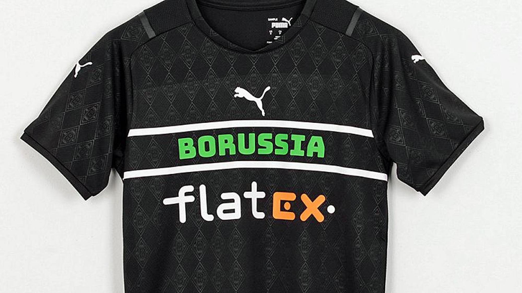 Borussia Mönchengladbach hat am Donnerstag (19. August 2021) das dritte Trikot der Fohlen-Elf für die Spielzeit 2021/2022 vorgestellt. Es ist schwarz, hat keine Raute auf der Brust. Es trägt den Schriftzug „Borussia“ auf der Brust.