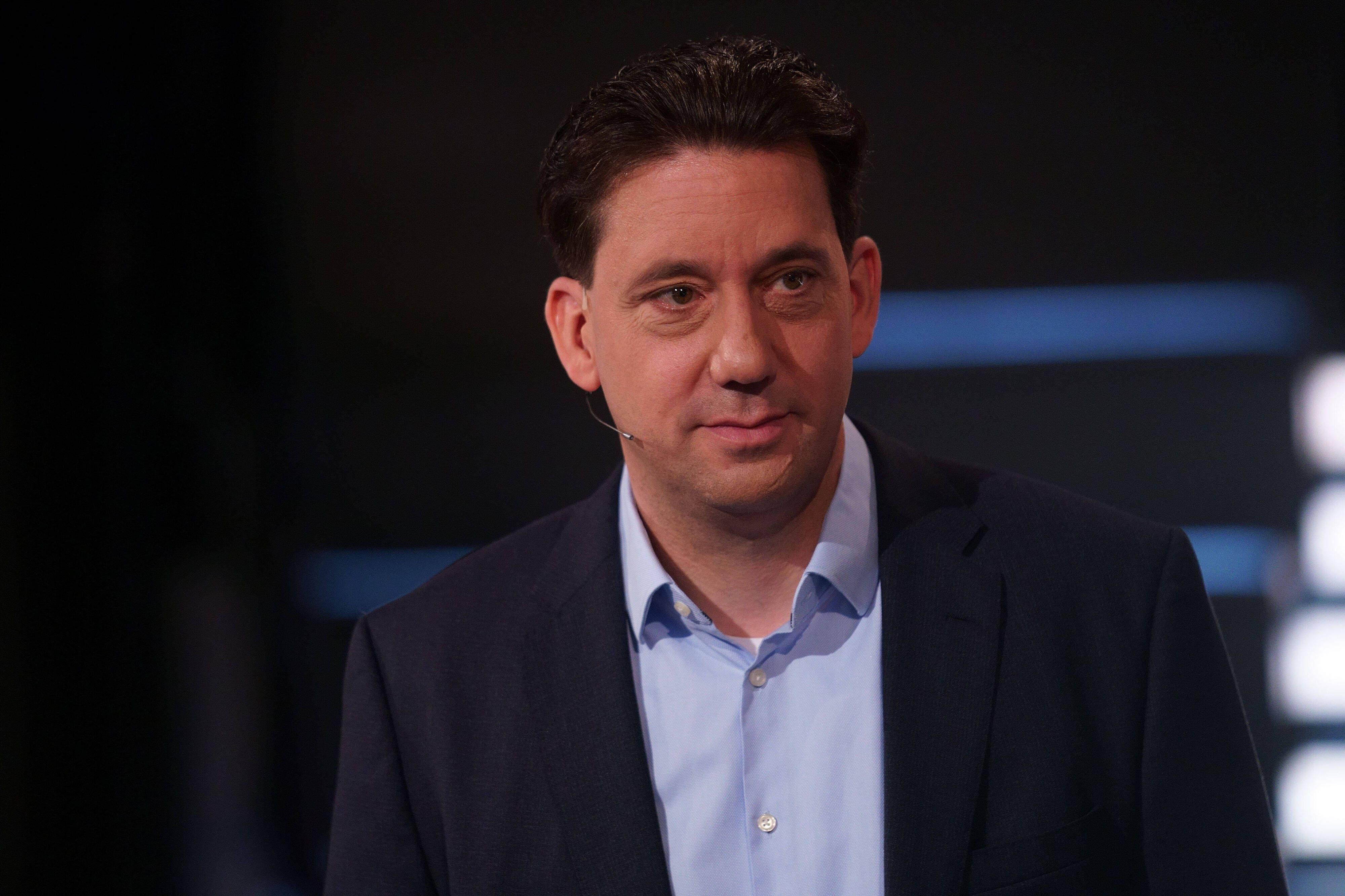 Ex-Schiedsrichter Manuel Gräfe lächelt beim Besuch des aktuellen Sportstudios in Mainz am 10. Juli 2021.