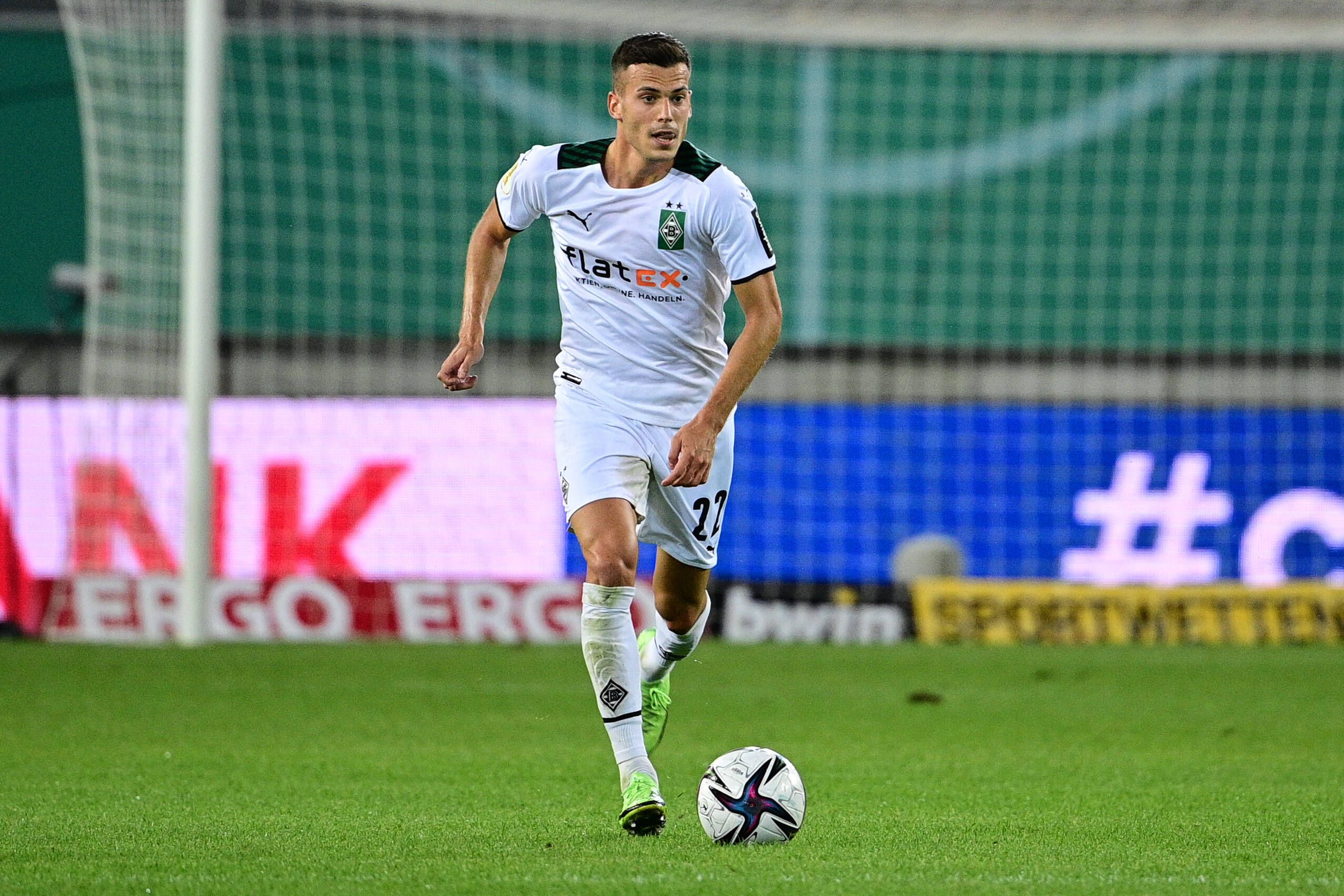 Laszlo Benes, Spieler von Borussia Mönchengladbach, hier zu sehen am 9. August 2021, ist positiv auf das Corona-Virus getestet worden.