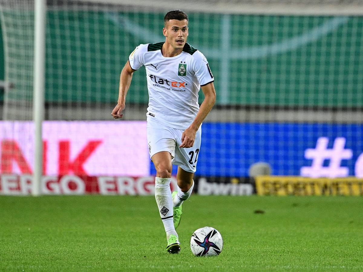 Laszlo Benes, Spieler von Borussia Mönchengladbach, hier zu sehen am 9. August 2021, ist positiv auf das Corona-Virus getestet worden.