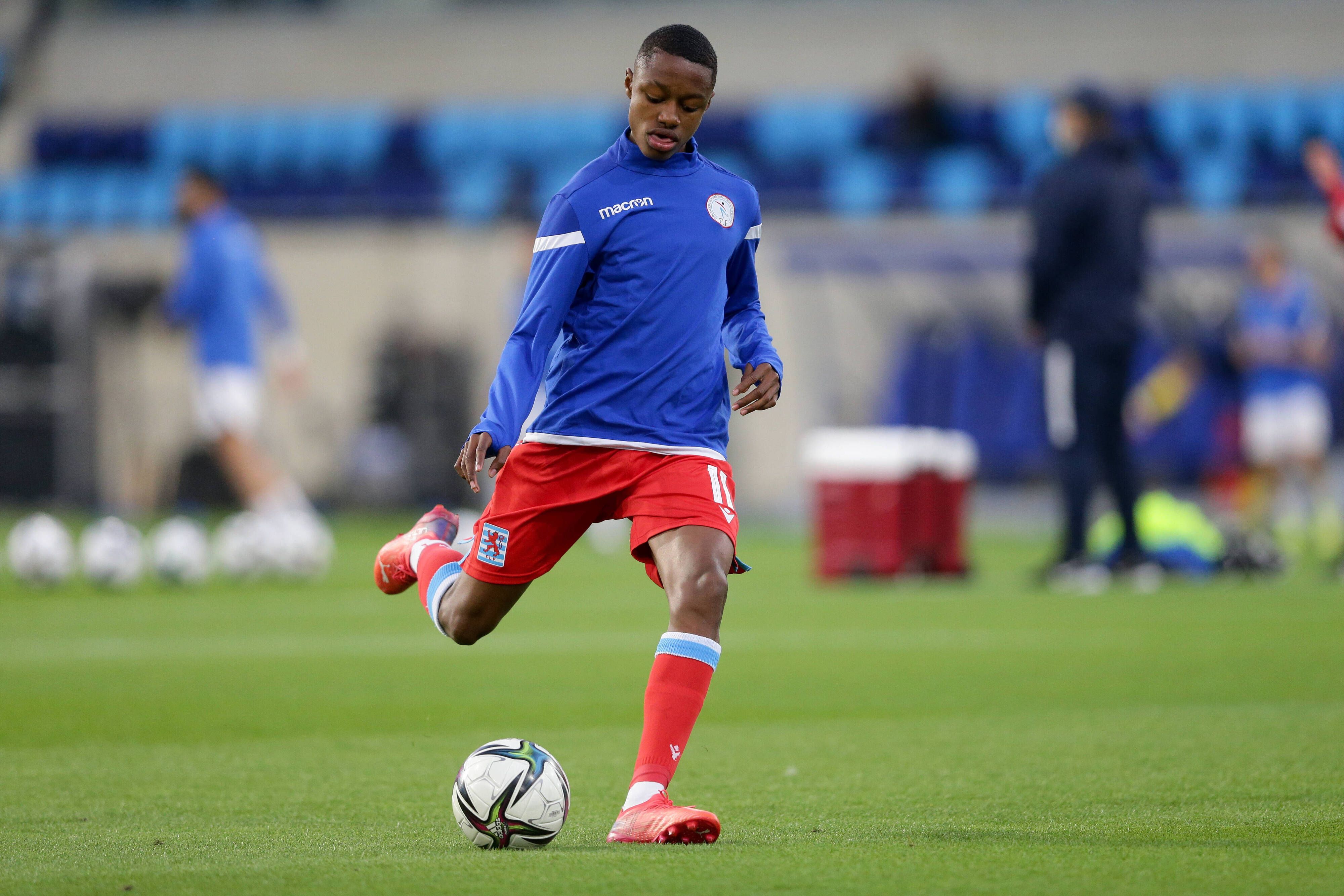 Gladbachs Yvandro Borges Sanches beim Aufwaermen vor dem WM-Qualifikationsspiel zwischen Luxemburg und Aserbaidschan am 1. September 2021.