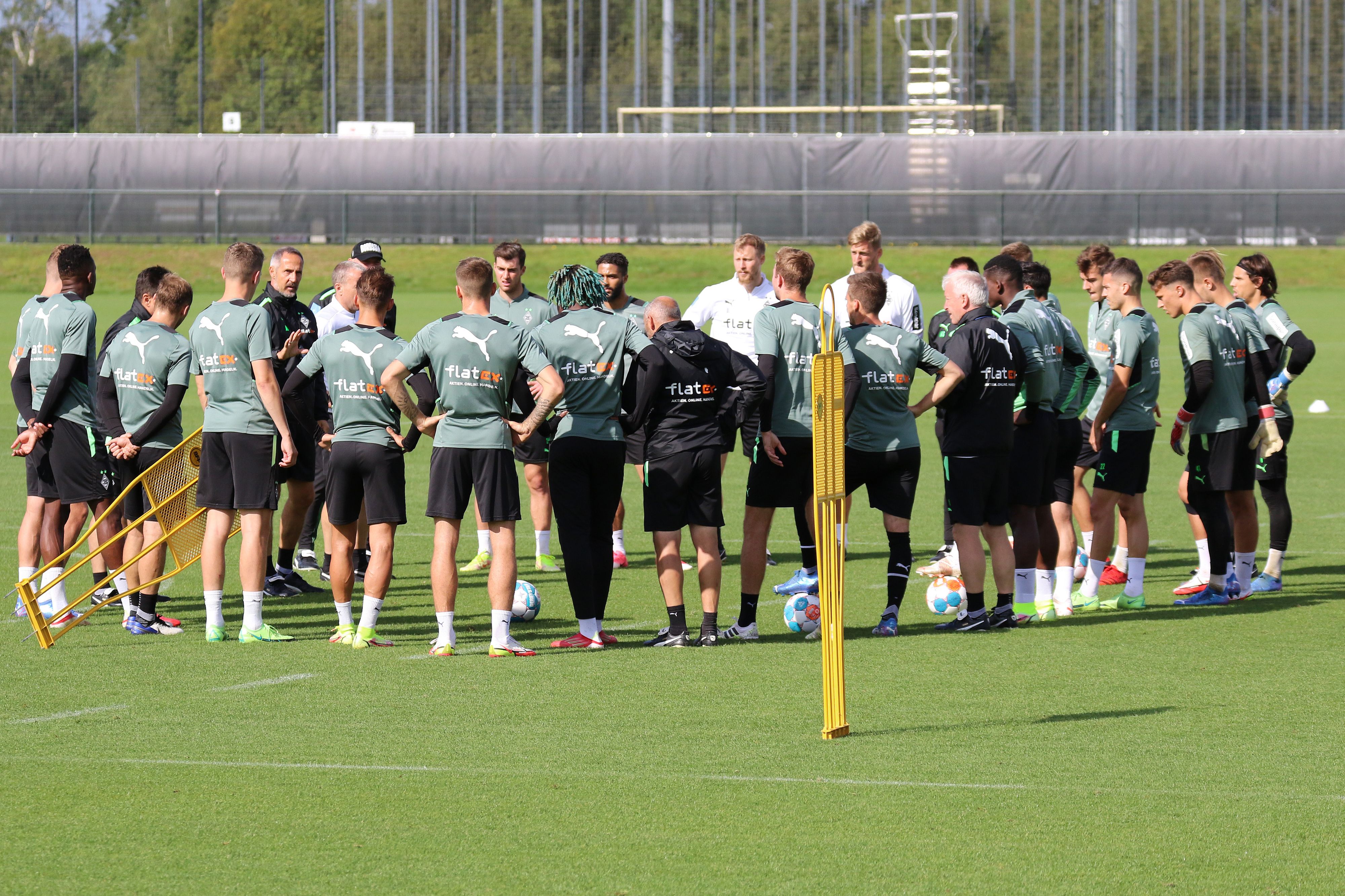 Die Mannschaft von Borussia Mönchengladbach beim Training am 16. September 2021 auf dem Trainingsplatz im Borussia-Park.
