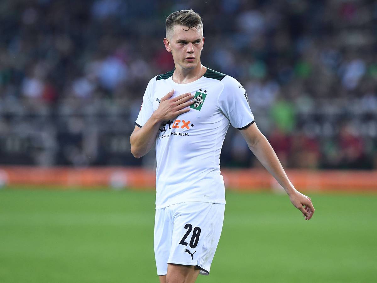 Innenverteidiger Matthias Ginter von Fußball-Bundesligist Borussia Mönchengladbach hat sich der GladbachLIVE-Redaktion ausführlich in einem exklusiven Interview gestellt. Auf diesem Foto ist der DFB-Nationalspieler im Duell mit dem FC Bayern München am 13. August 2021 im Borussia-Park zu sehen.