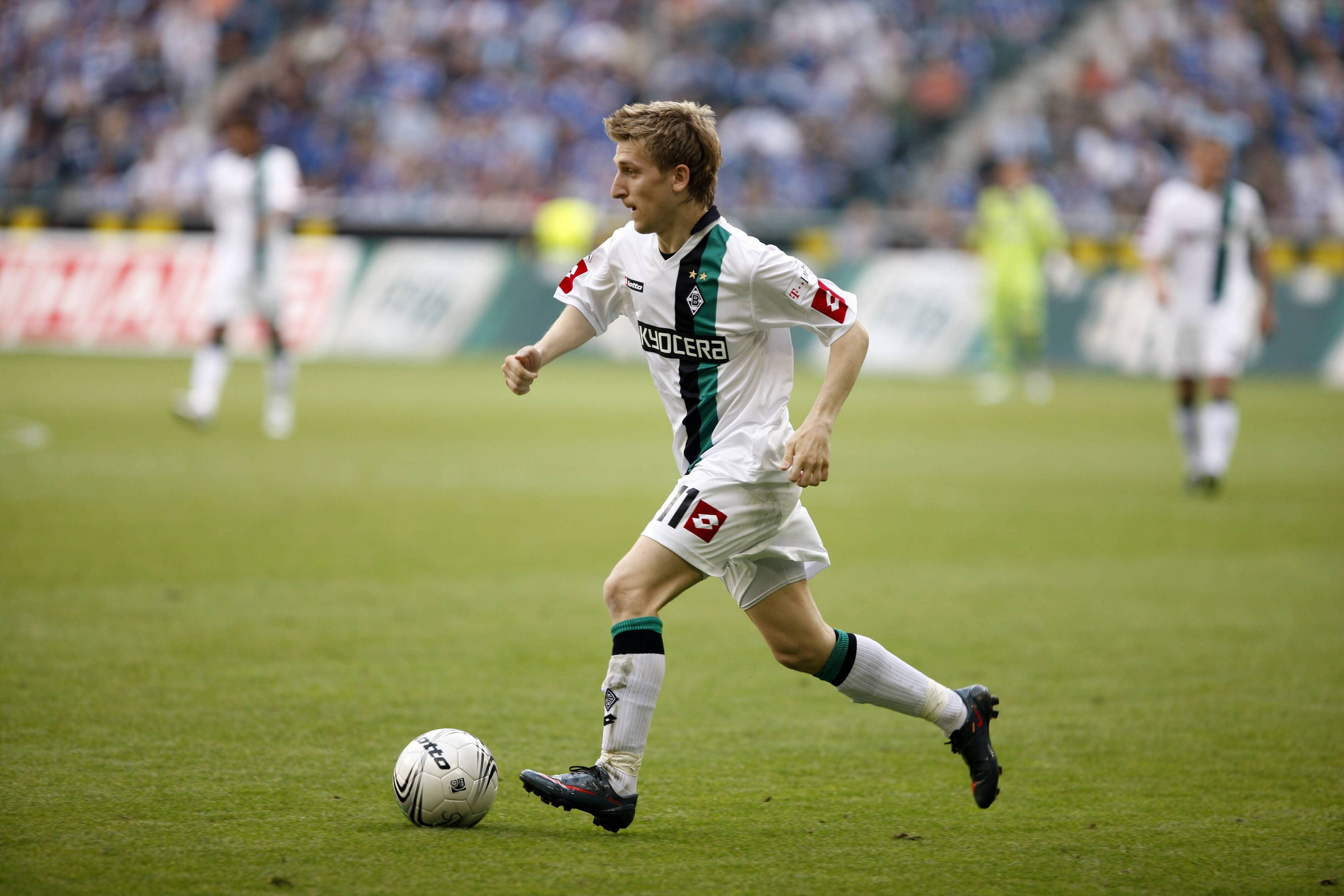 Marko Marin, ehemaliger Spieler von Borussia Mönchengladbach, läuft mit dem Ball am im Spiel der Gladbacher am 10. Mai 2009.