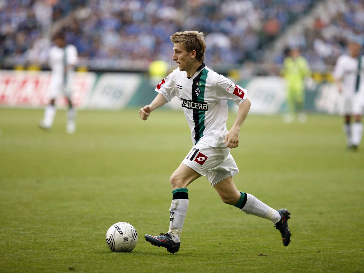 Marko Marin, ehemaliger Spieler von Borussia Mönchengladbach, läuft mit dem Ball am im Spiel der Gladbacher am 10. Mai 2009.