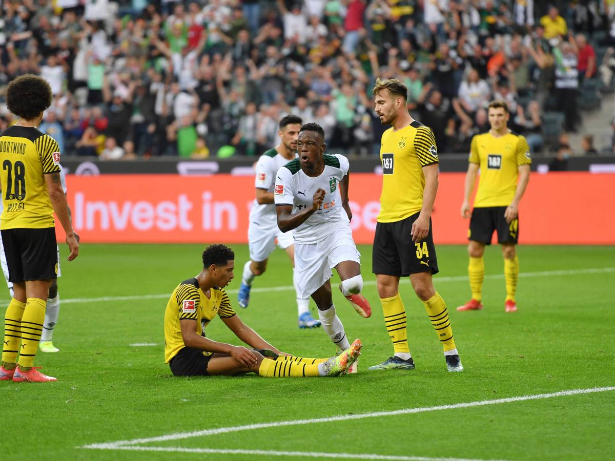 Denis Zakaria von Borussia Mönchengladbach, brachte Gladbach 1:0 gegen den BVB am 25. September 2021 in Führung.