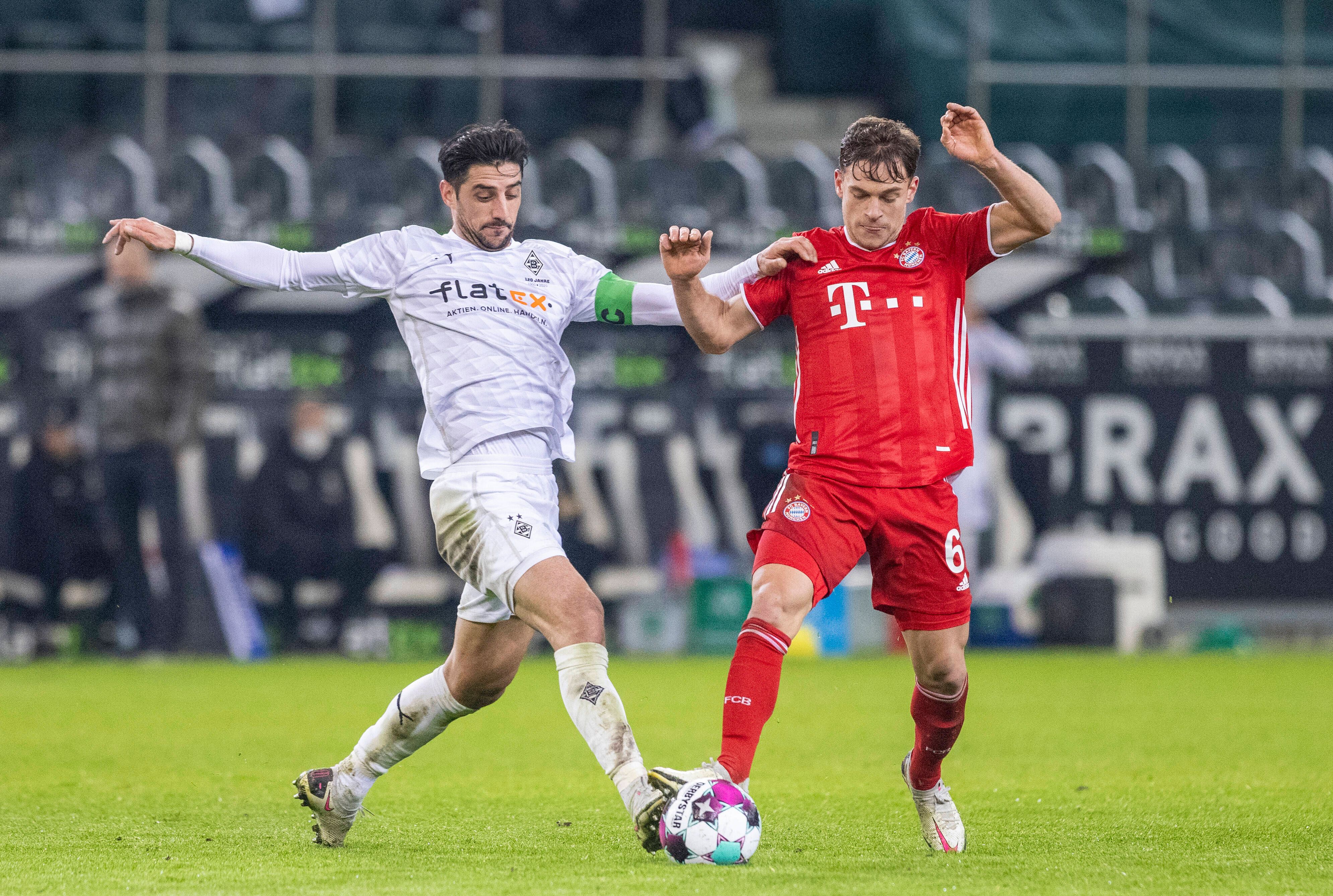 Borussias Kapitän Lars Stindl (l.), hier am 8.1.2020 im Zweikampf gegen Bayerns Joshua Kimmich (r.) im Bundesliga-Spiel des 15. Spieltags, machte gegen den deutschen Rekordmeister ein starkes Spiel.